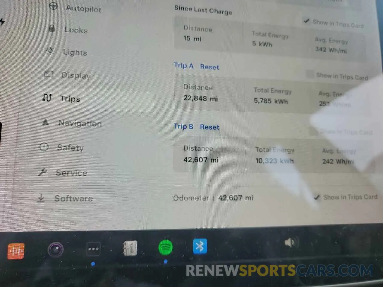 9 Photograph of a damaged car 5YJ3E1EA0LF784840 TESLA MODEL 3 2020
