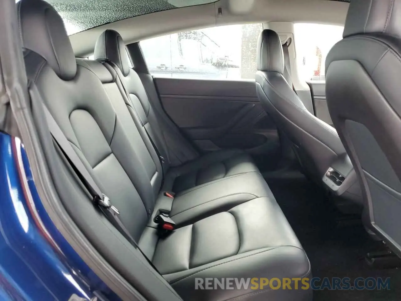 10 Photograph of a damaged car 5YJ3E1EA1LF631139 TESLA MODEL 3 2020