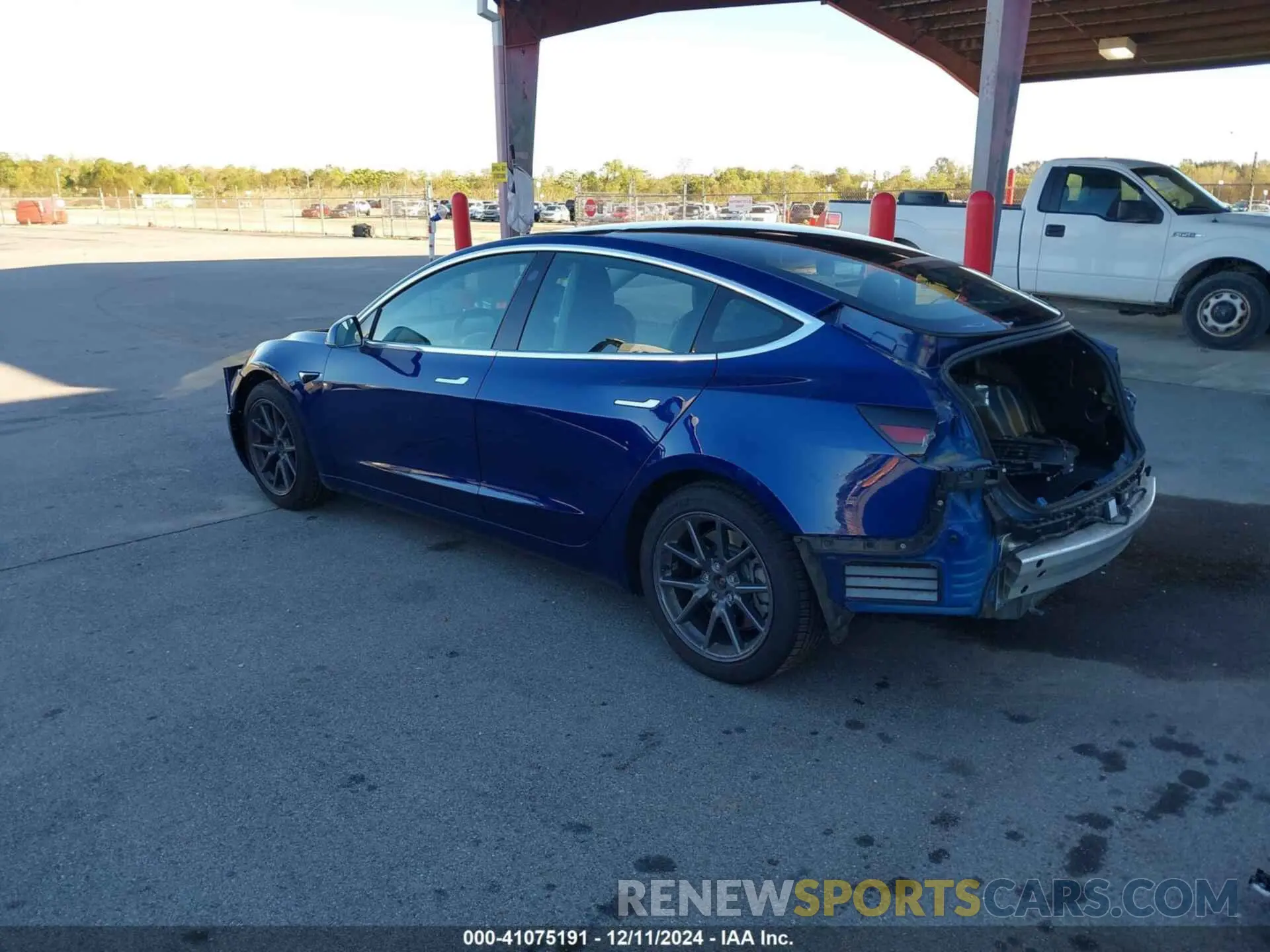 3 Photograph of a damaged car 5YJ3E1EA1LF736893 TESLA MODEL 3 2020