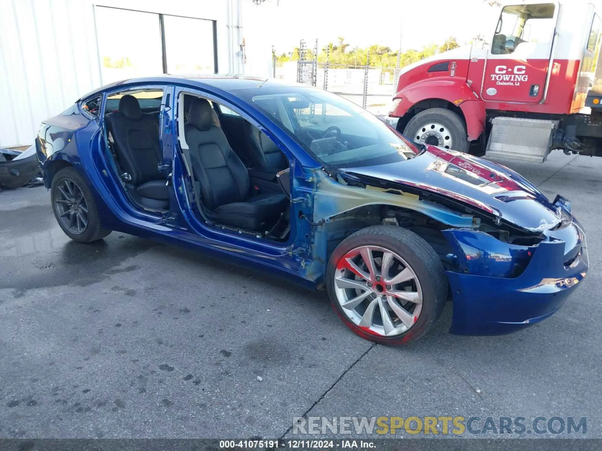 6 Photograph of a damaged car 5YJ3E1EA1LF736893 TESLA MODEL 3 2020