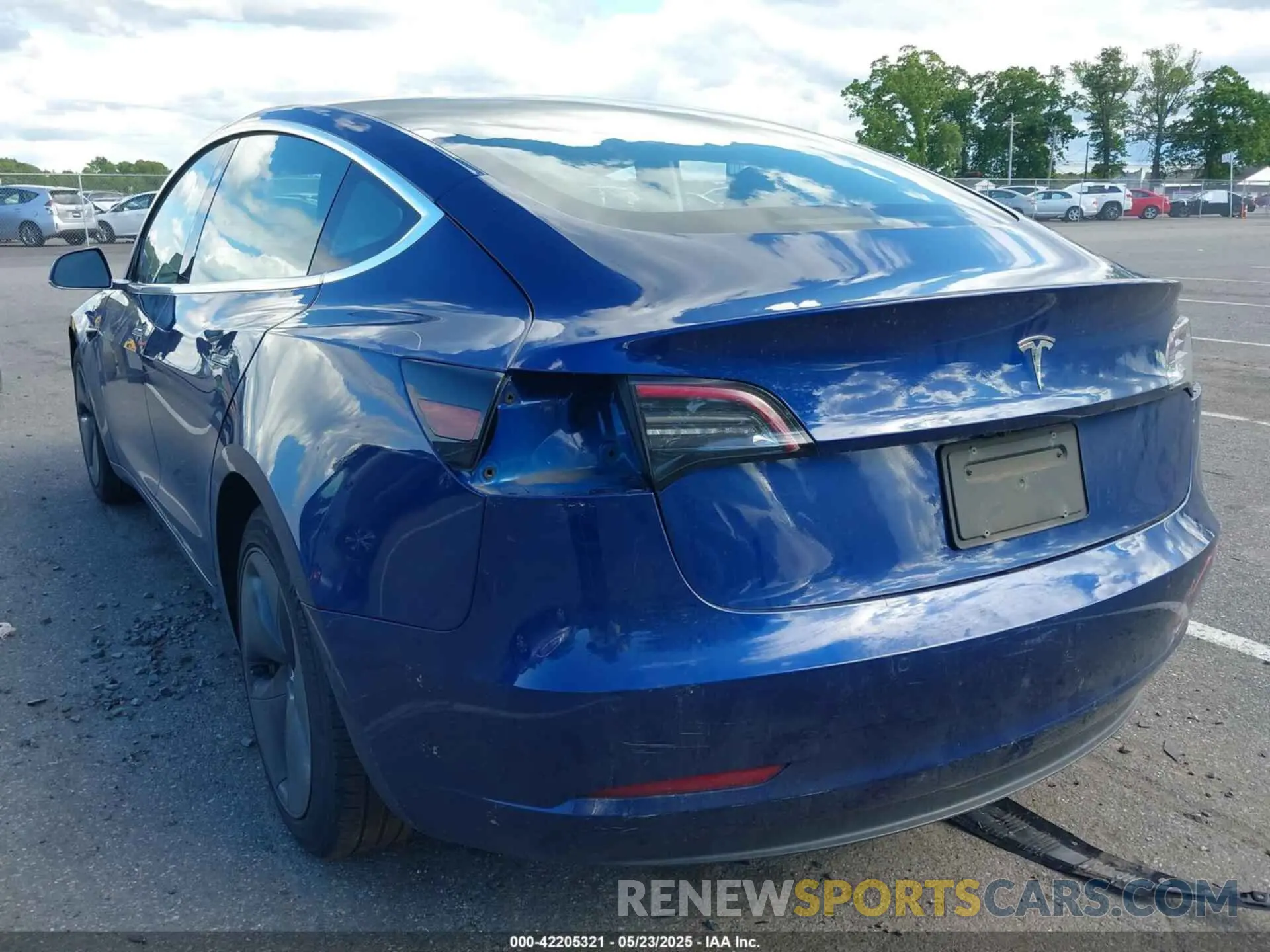 3 Photograph of a damaged car 5YJ3E1EA1LF745688 TESLA MODEL 3 2020