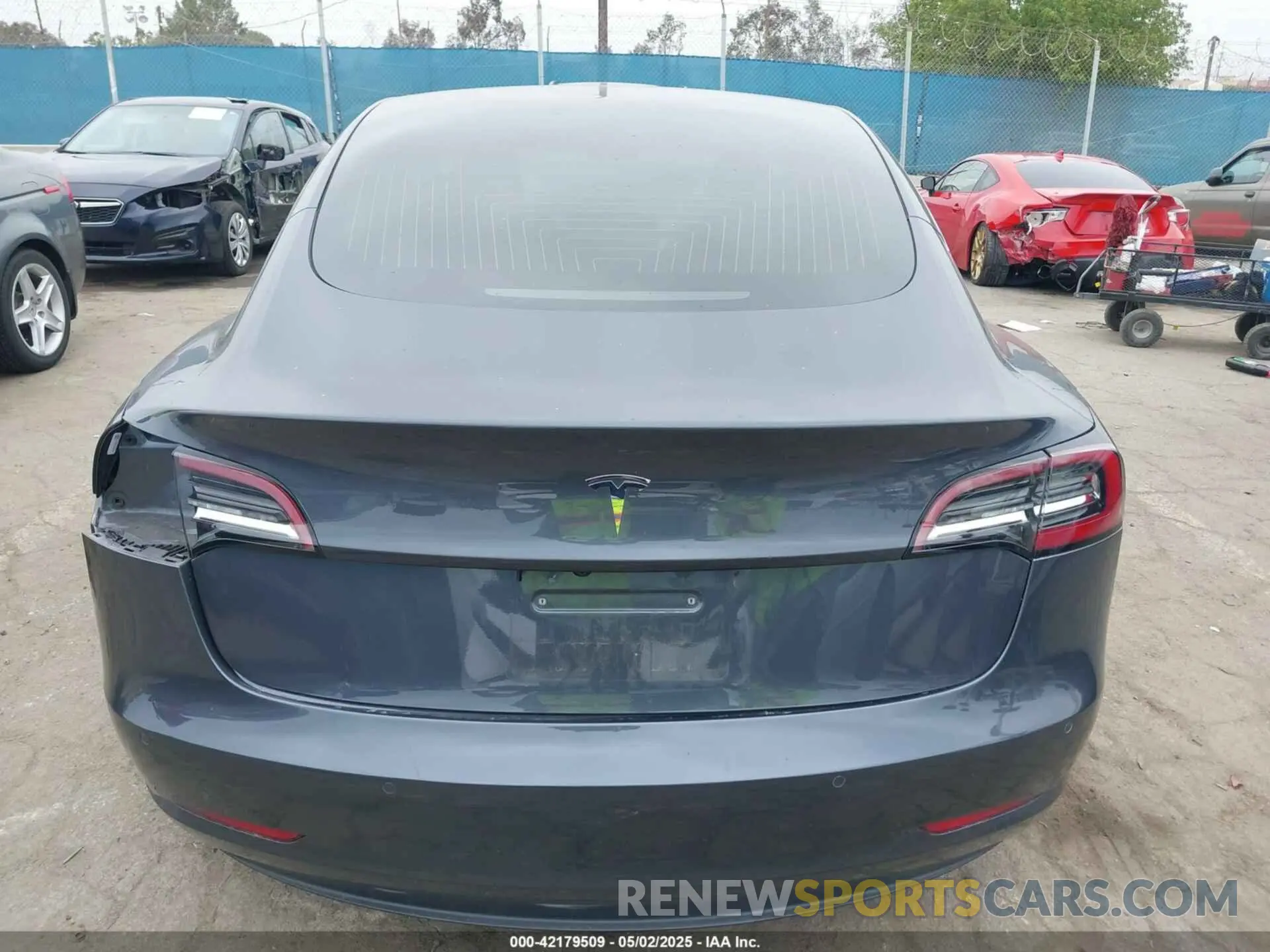 17 Фотография поврежденного автомобиля 5YJ3E1EA1LF799136 TESLA MODEL 3 2020