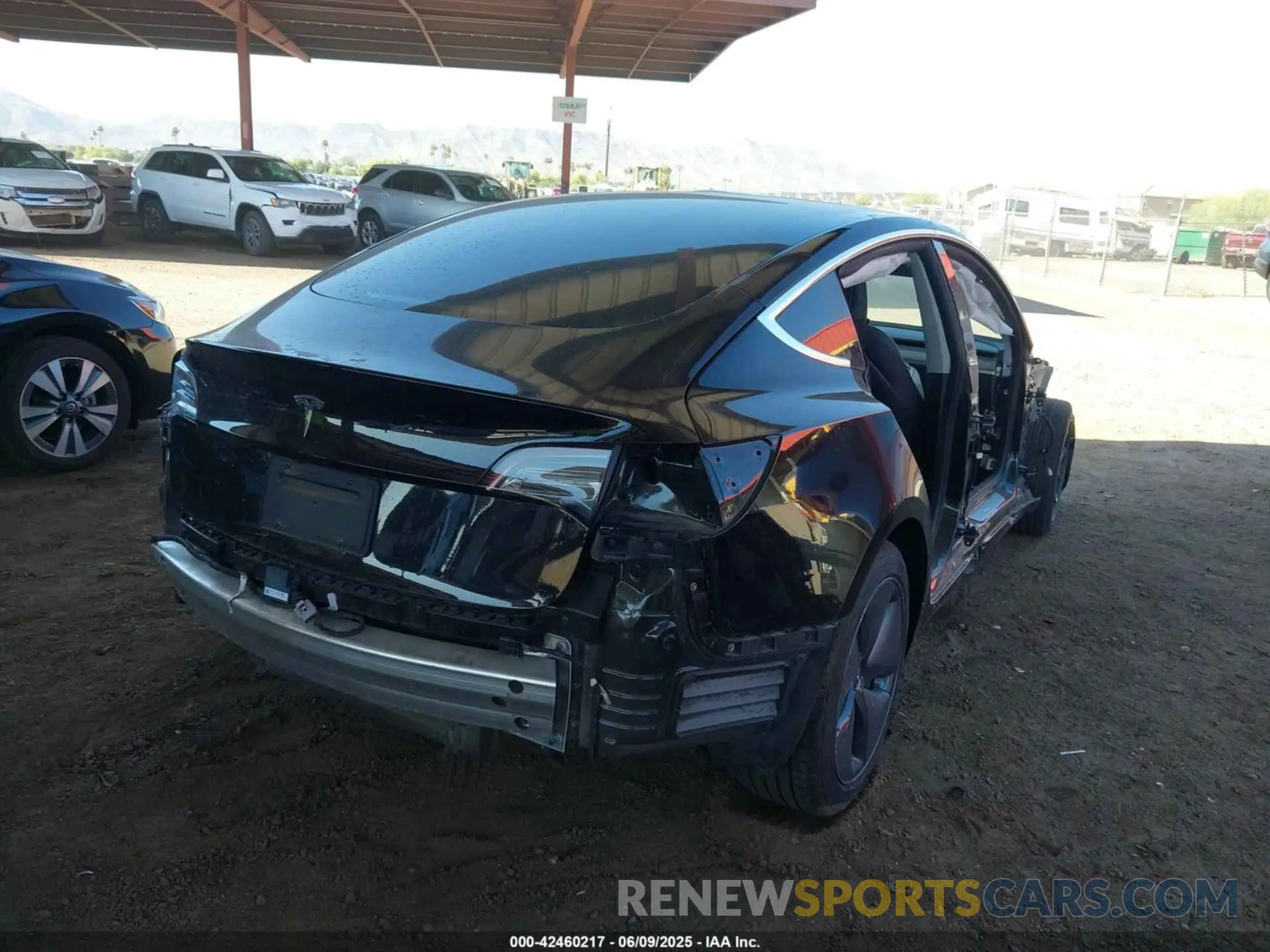 4 Фотография поврежденного автомобиля 5YJ3E1EA2LF609232 TESLA MODEL 3 2020