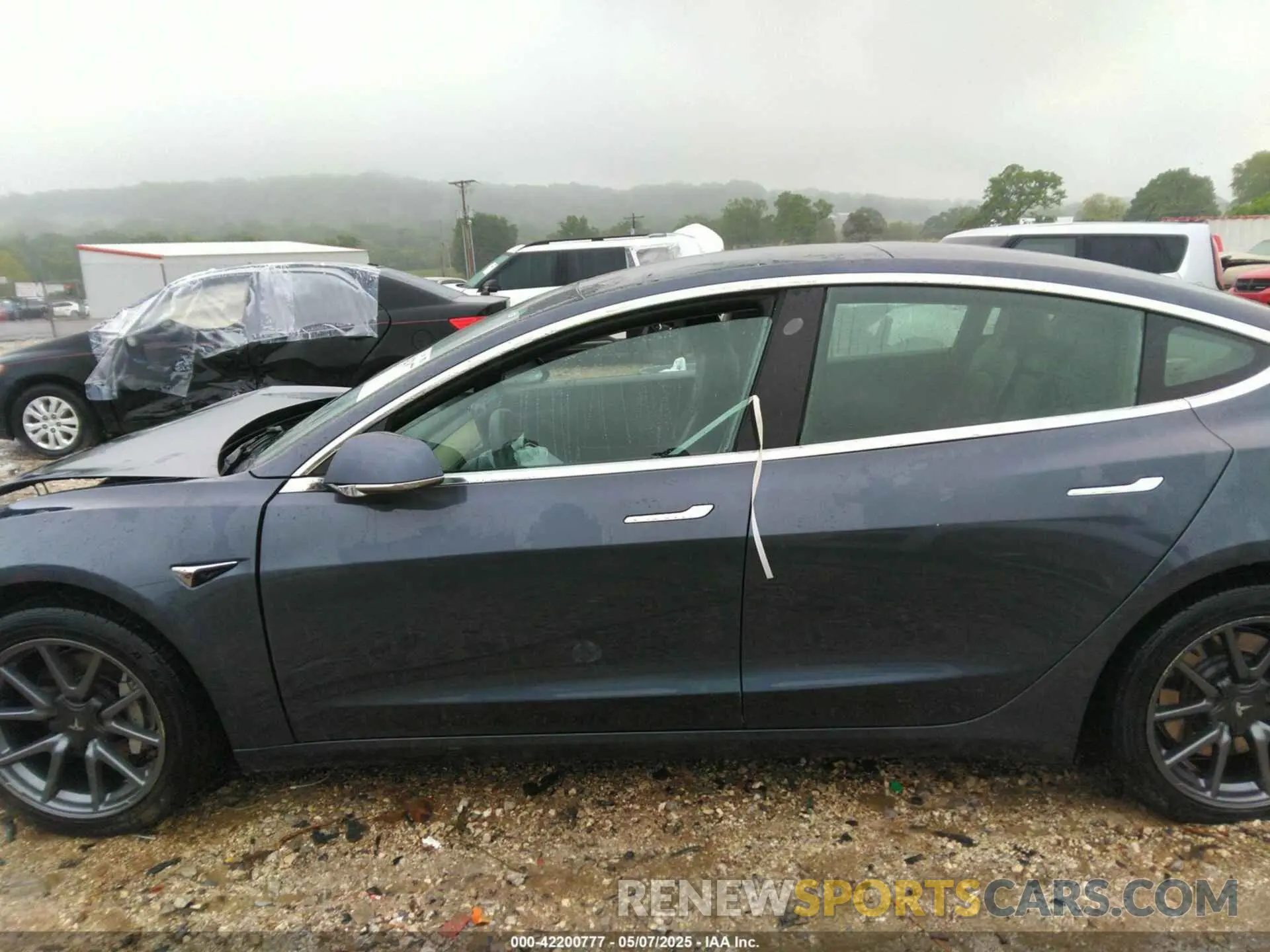 13 Фотография поврежденного автомобиля 5YJ3E1EA2LF611448 TESLA MODEL 3 2020