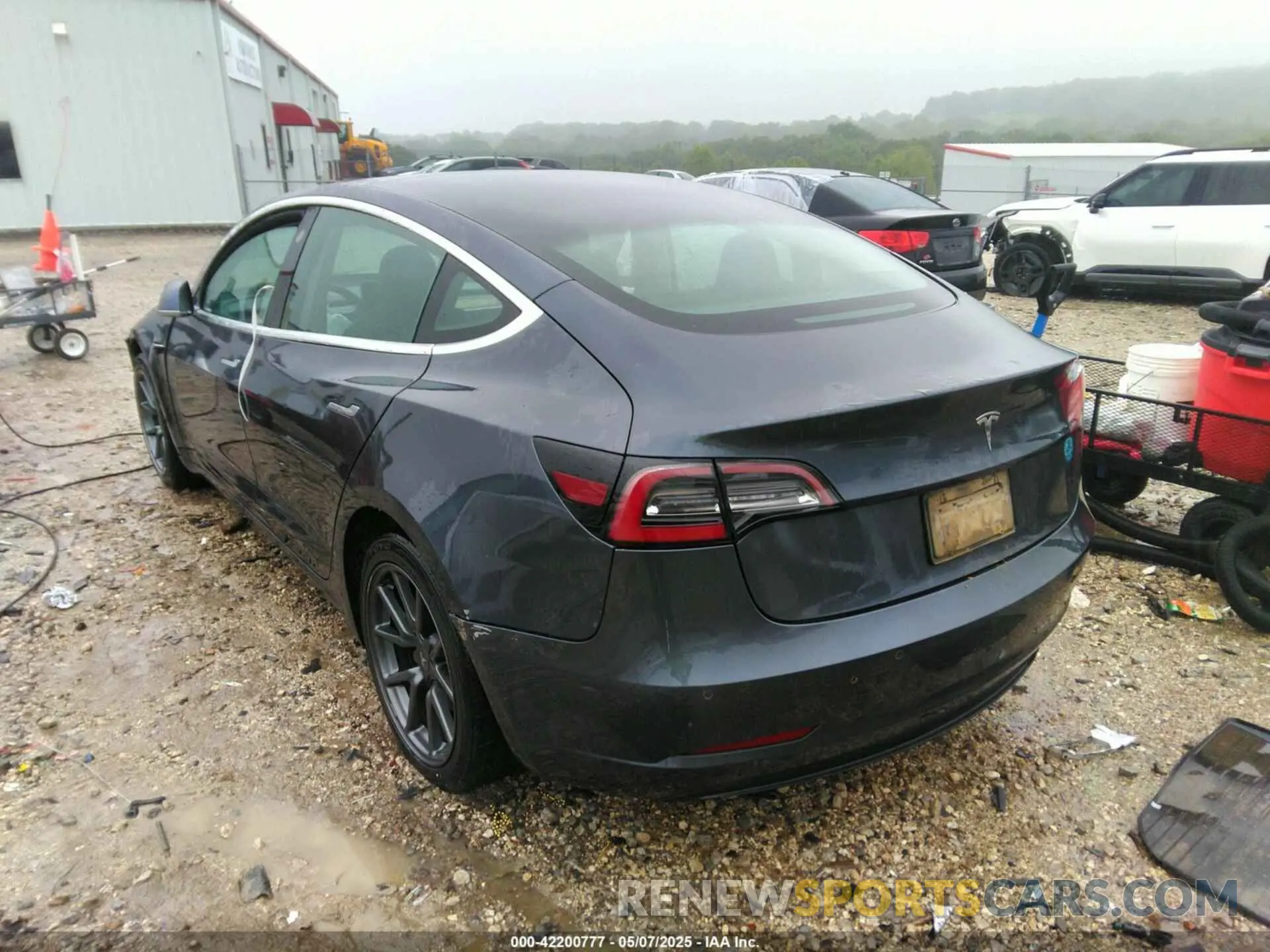 3 Фотография поврежденного автомобиля 5YJ3E1EA2LF611448 TESLA MODEL 3 2020