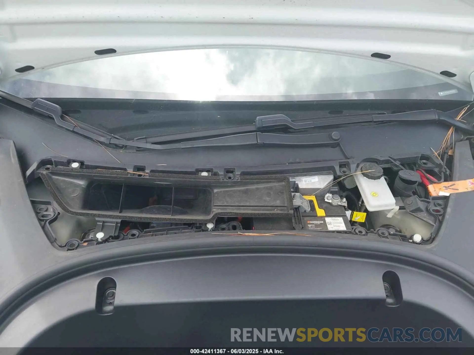 10 Photograph of a damaged car 5YJ3E1EA2LF659760 TESLA MODEL 3 2020