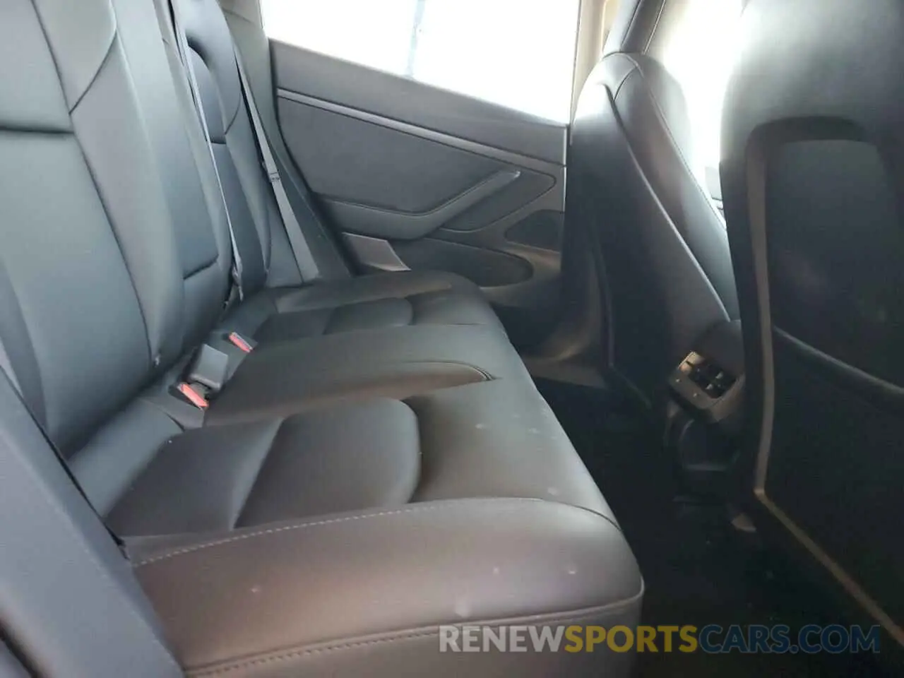 10 Photograph of a damaged car 5YJ3E1EA2LF705233 TESLA MODEL 3 2020