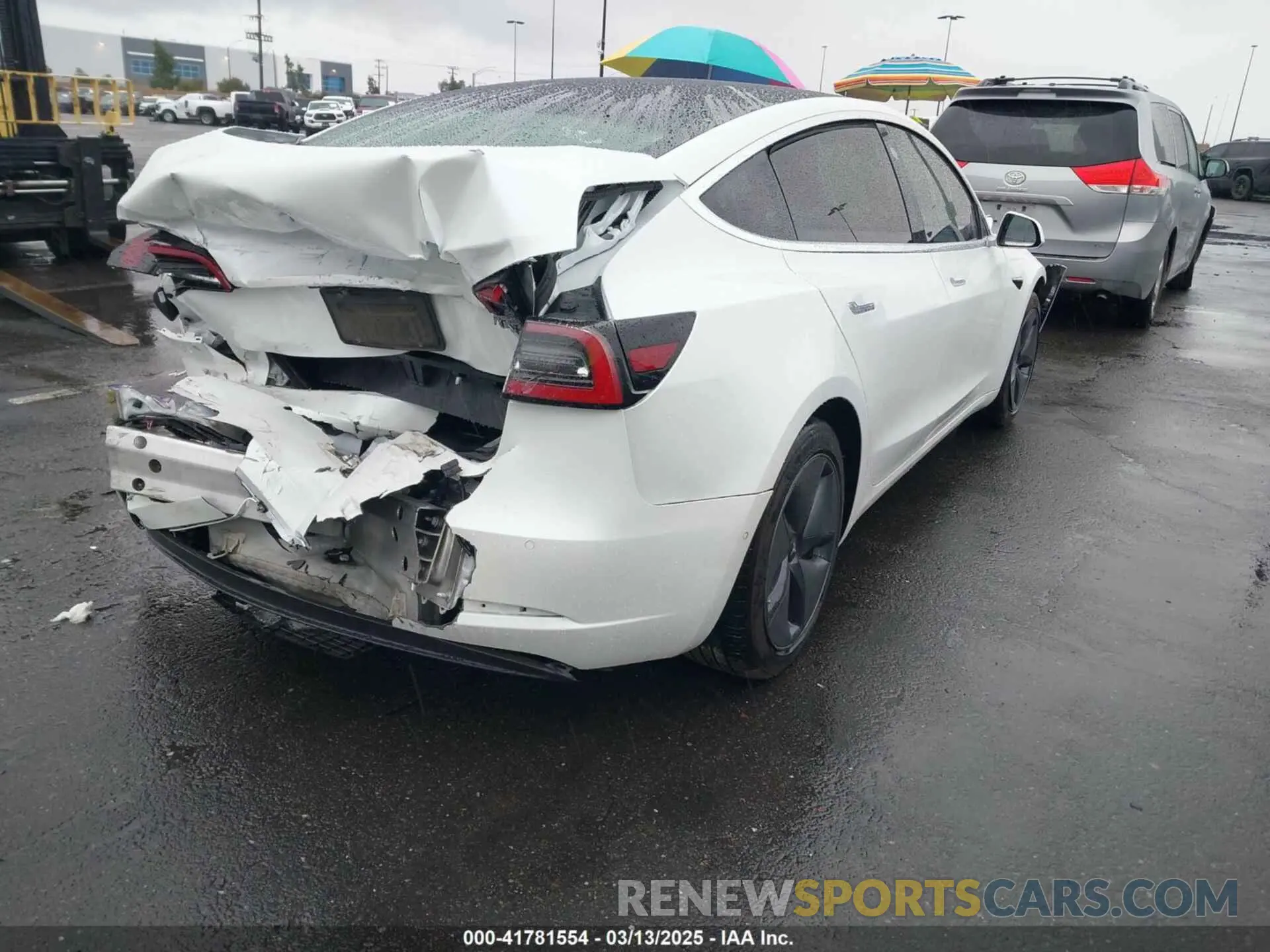 4 Фотография поврежденного автомобиля 5YJ3E1EA2LF740225 TESLA MODEL 3 2020
