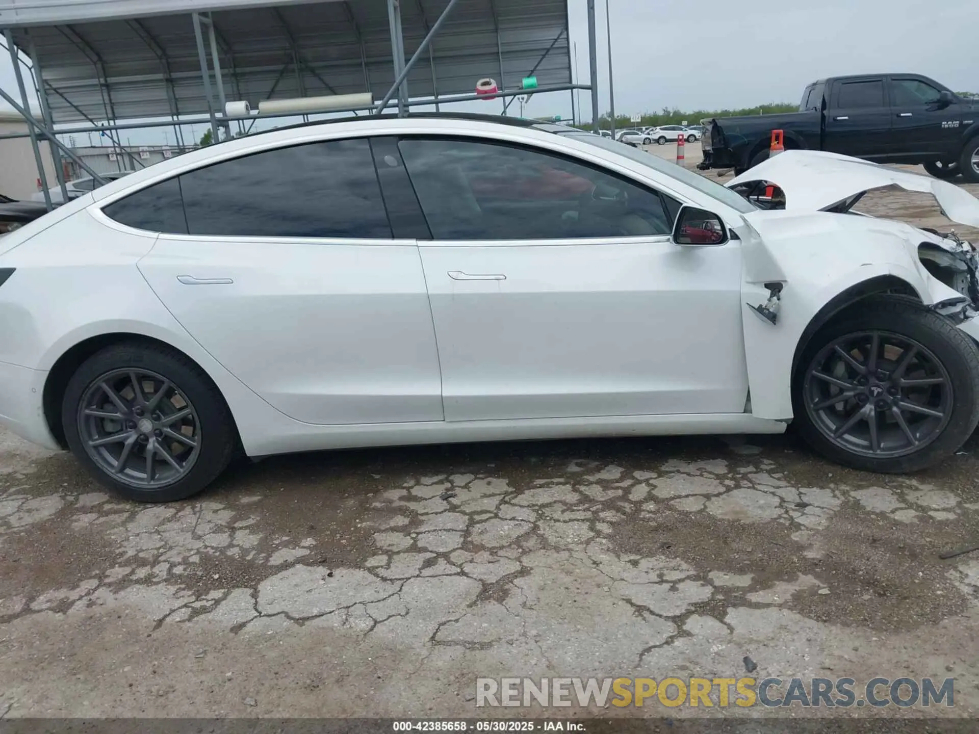 12 Фотография поврежденного автомобиля 5YJ3E1EA3LF504232 TESLA MODEL 3 2020