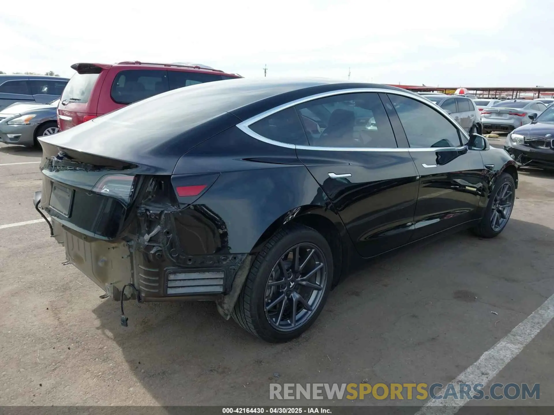 4 Фотография поврежденного автомобиля 5YJ3E1EA3LF606386 TESLA MODEL 3 2020