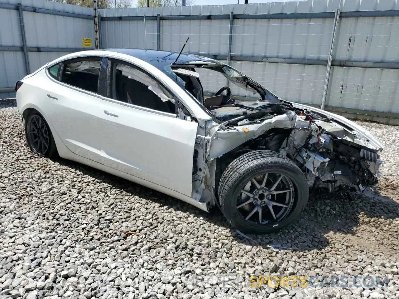 4 Фотография поврежденного автомобиля 5YJ3E1EA3LF612365 TESLA MODEL 3 2020