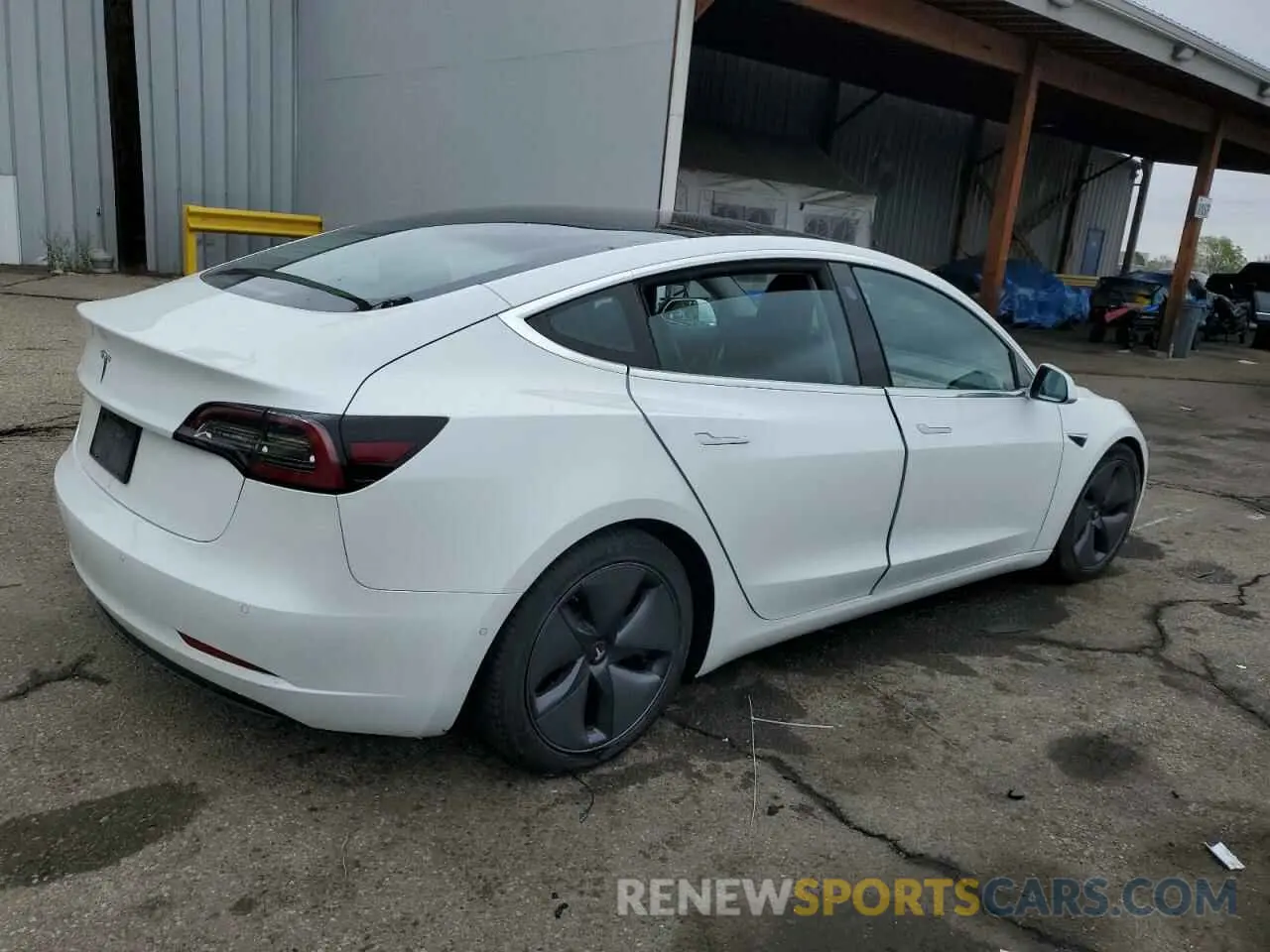 3 Photograph of a damaged car 5YJ3E1EA3LF613533 TESLA MODEL 3 2020