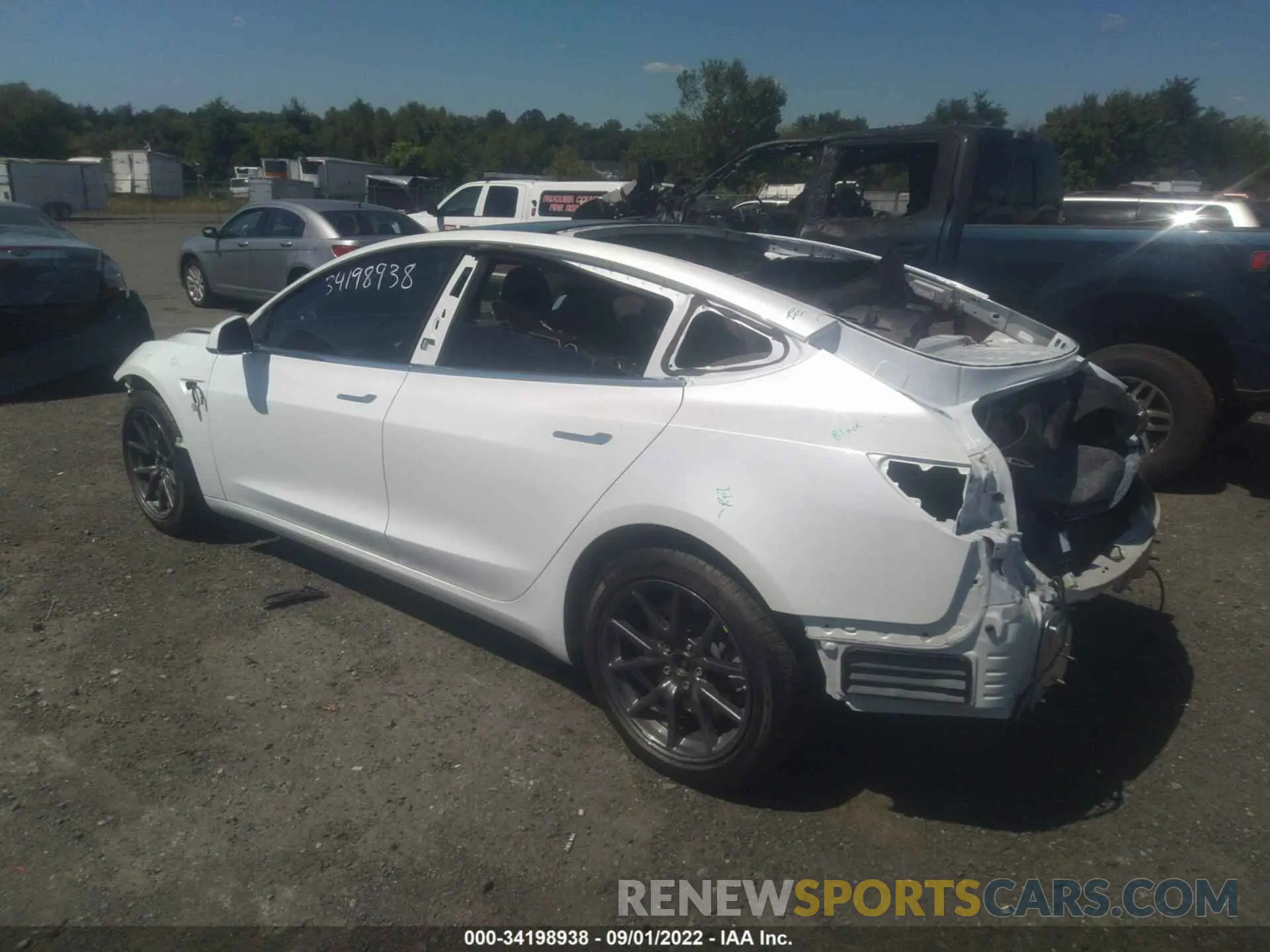 3 Photograph of a damaged car 5YJ3E1EA3LF613659 TESLA MODEL 3 2020