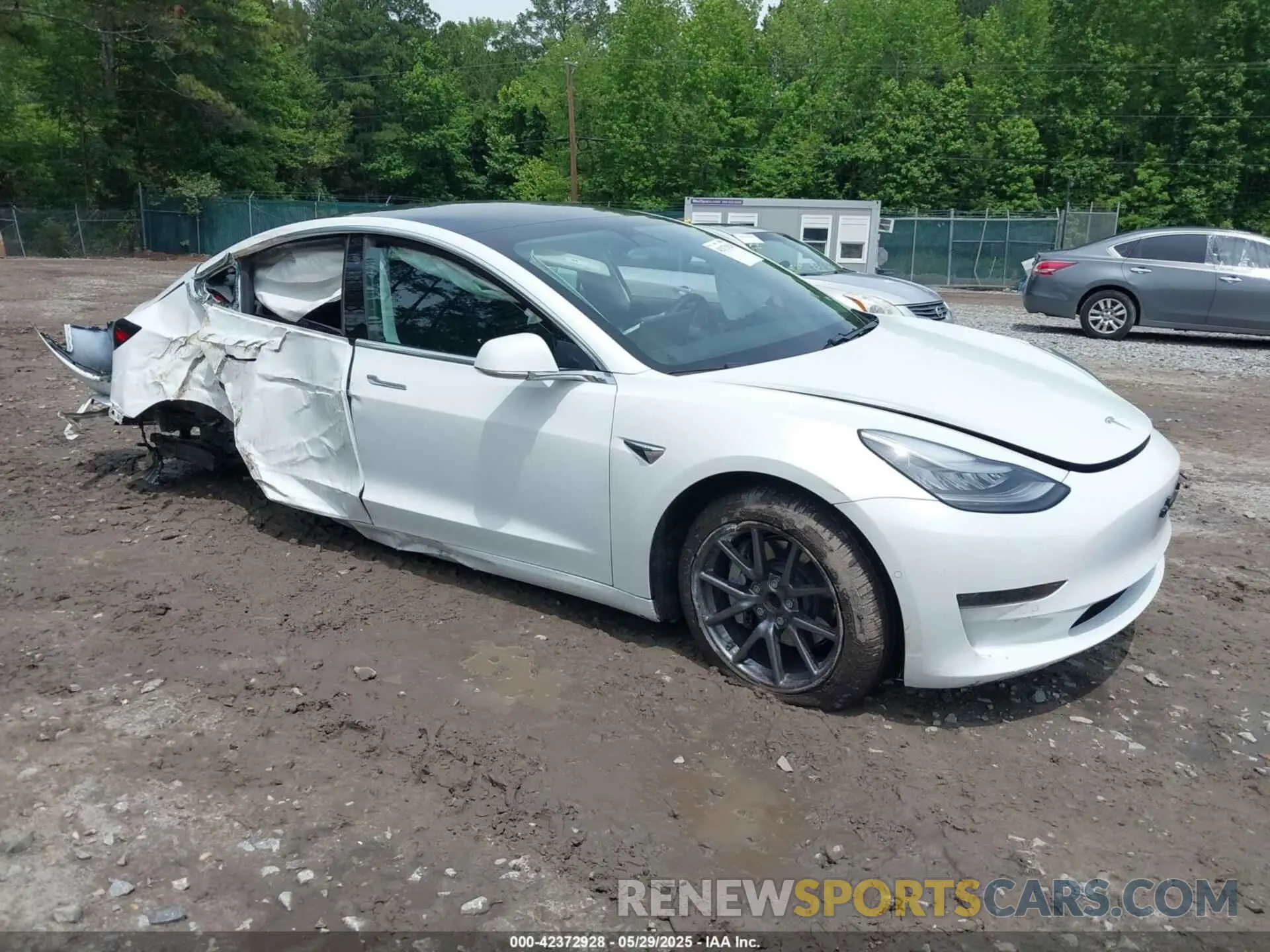 1 Photograph of a damaged car 5YJ3E1EA3LF632082 TESLA MODEL 3 2020