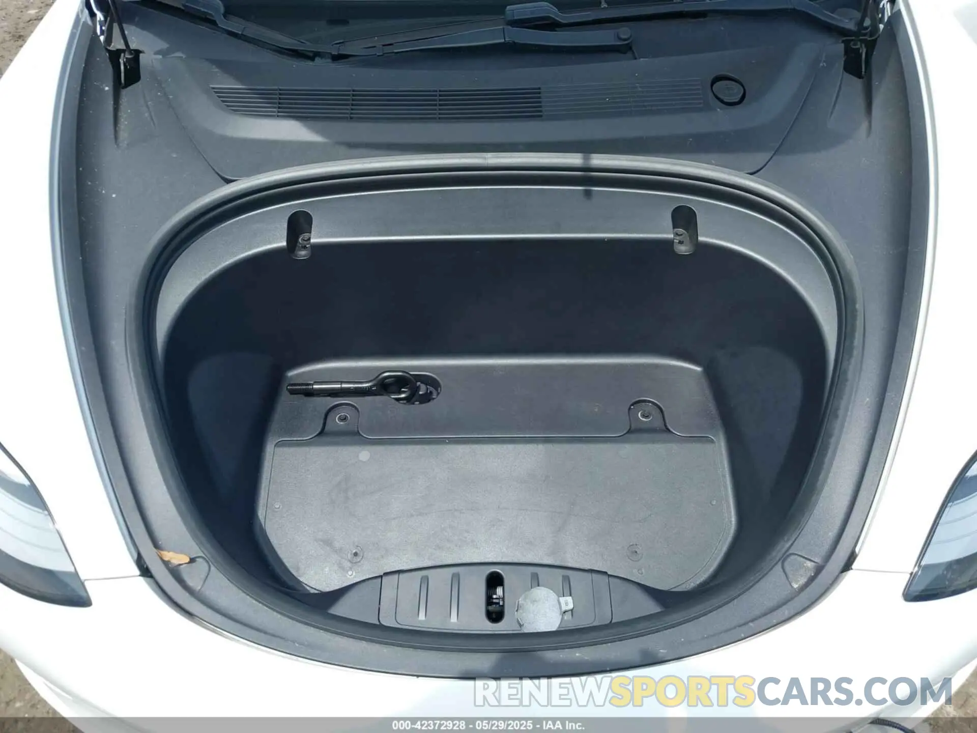 10 Photograph of a damaged car 5YJ3E1EA3LF632082 TESLA MODEL 3 2020