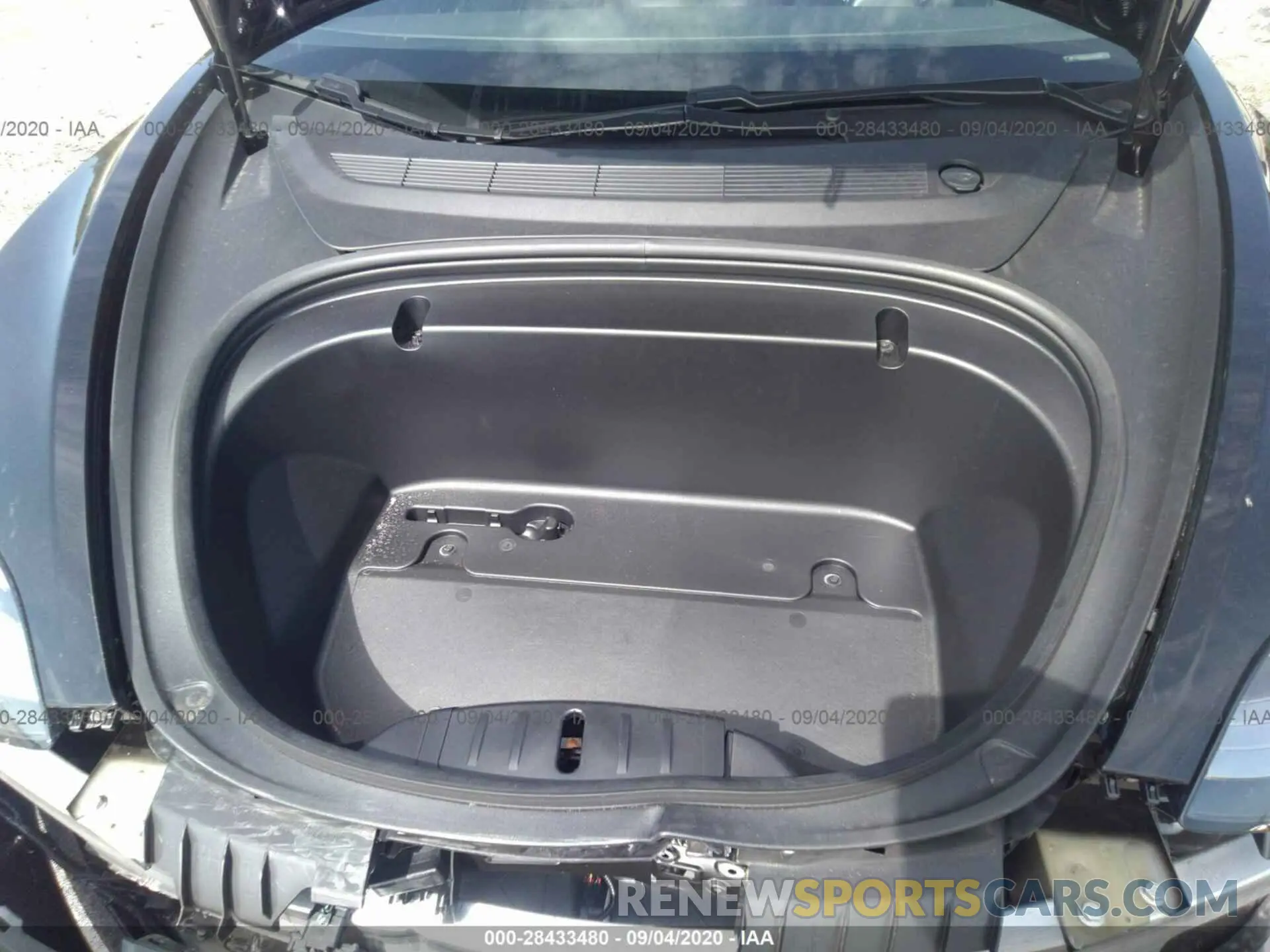 10 Photograph of a damaged car 5YJ3E1EA3LF633586 TESLA MODEL 3 2020