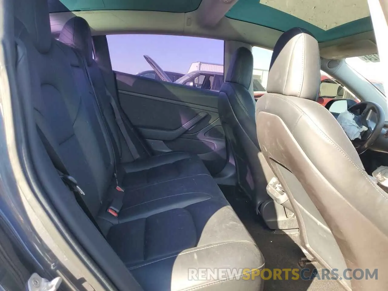 11 Photograph of a damaged car 5YJ3E1EA3LF658049 TESLA MODEL 3 2020