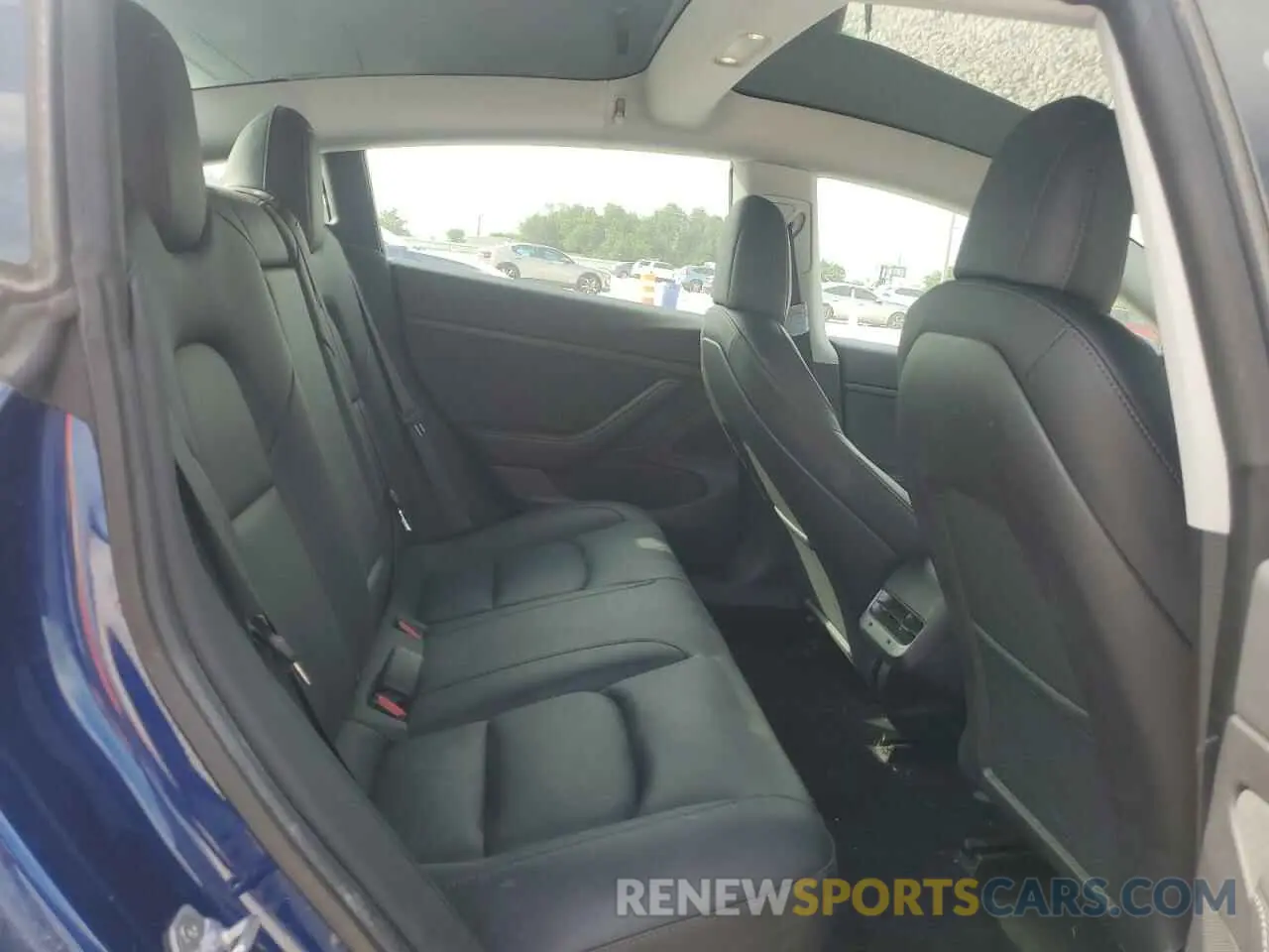 10 Photograph of a damaged car 5YJ3E1EA3LF658472 TESLA MODEL 3 2020