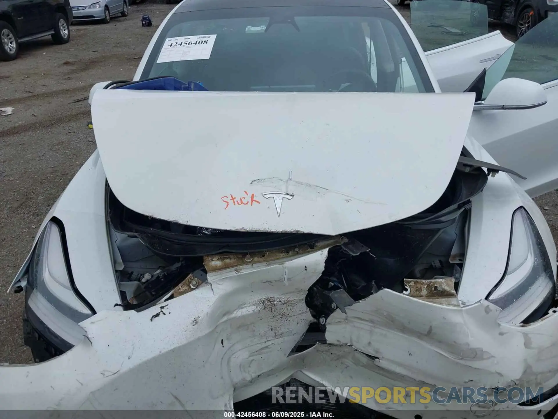 10 Photograph of a damaged car 5YJ3E1EA3LF659136 TESLA MODEL 3 2020