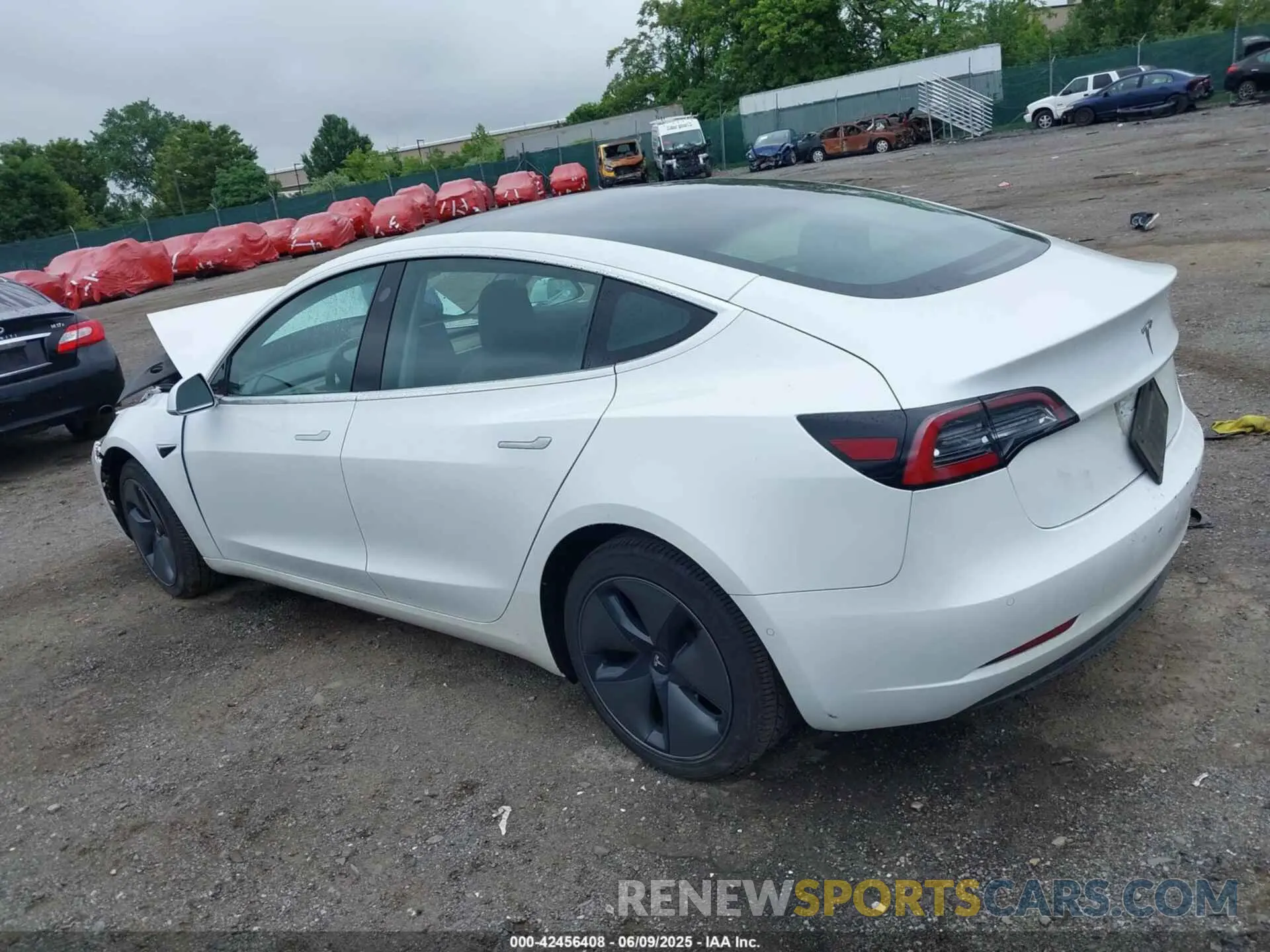 3 Photograph of a damaged car 5YJ3E1EA3LF659136 TESLA MODEL 3 2020