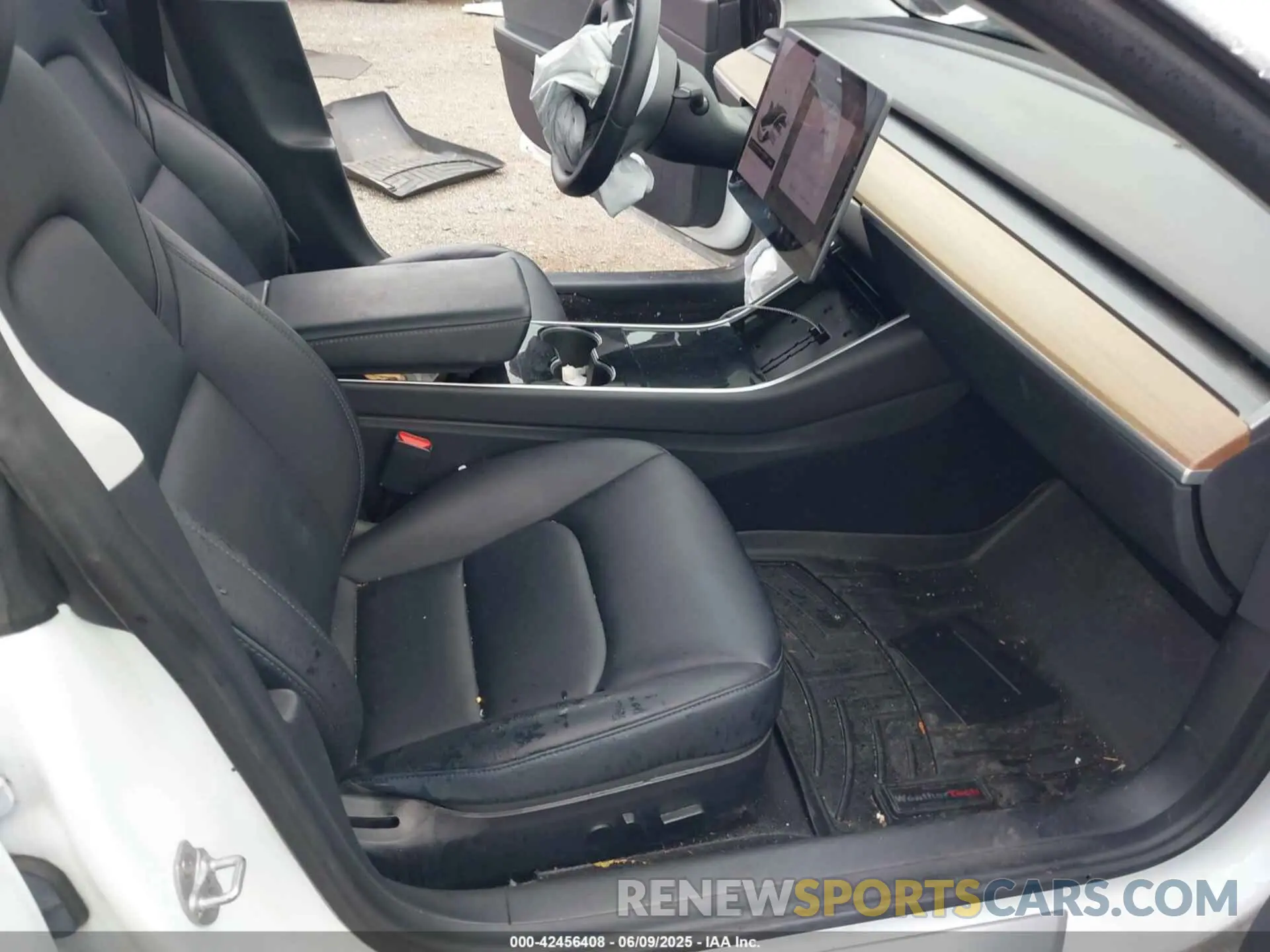 5 Photograph of a damaged car 5YJ3E1EA3LF659136 TESLA MODEL 3 2020