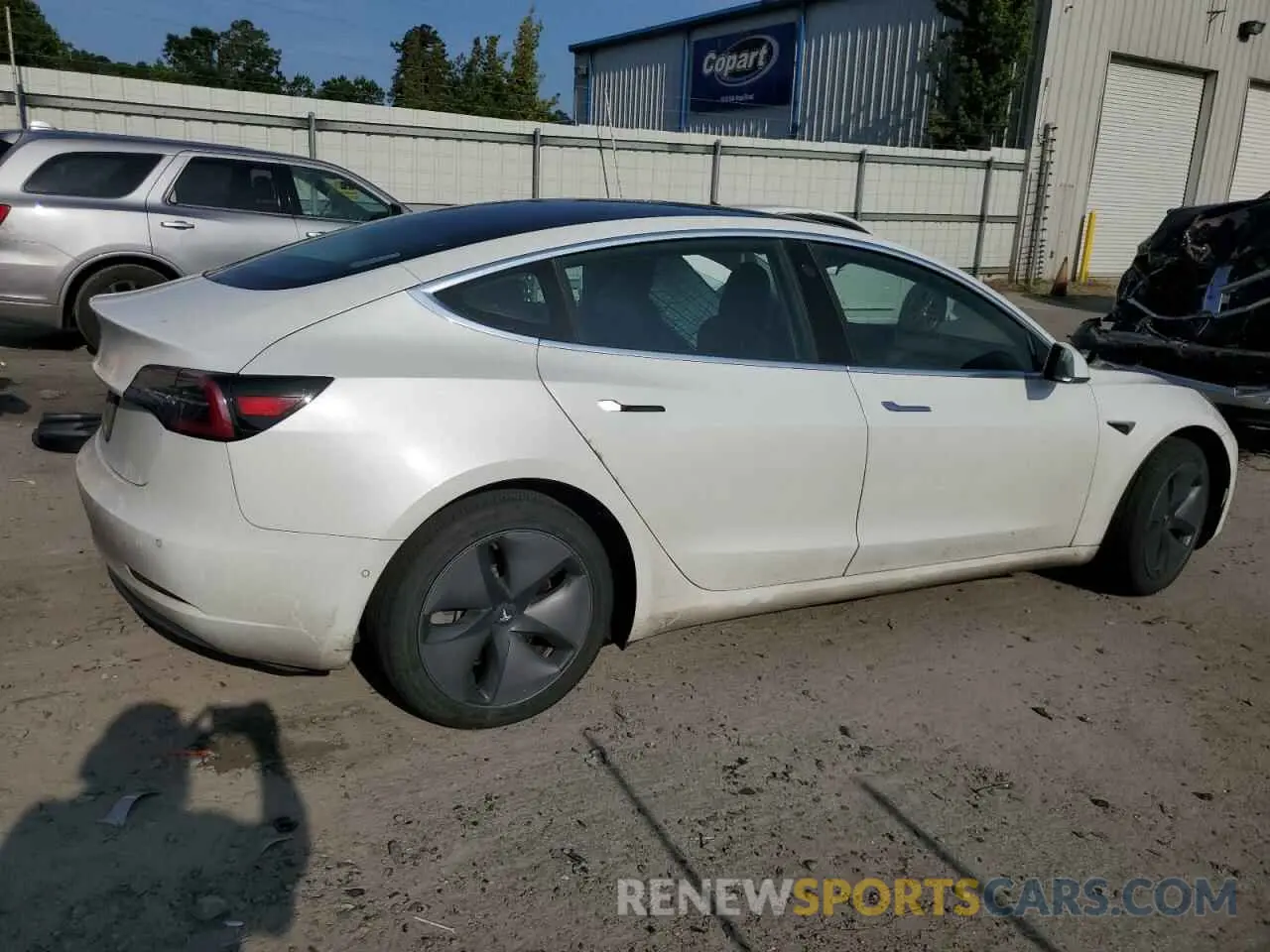 3 Photograph of a damaged car 5YJ3E1EA3LF659962 TESLA MODEL 3 2020