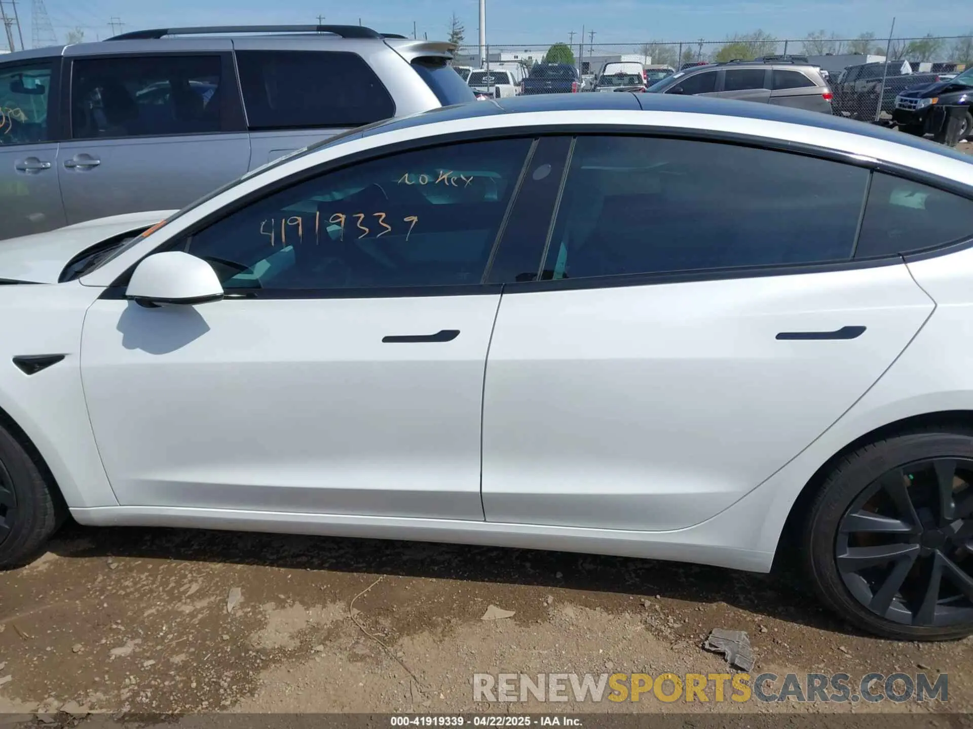 14 Photograph of a damaged car 5YJ3E1EA3LF785951 TESLA MODEL 3 2020