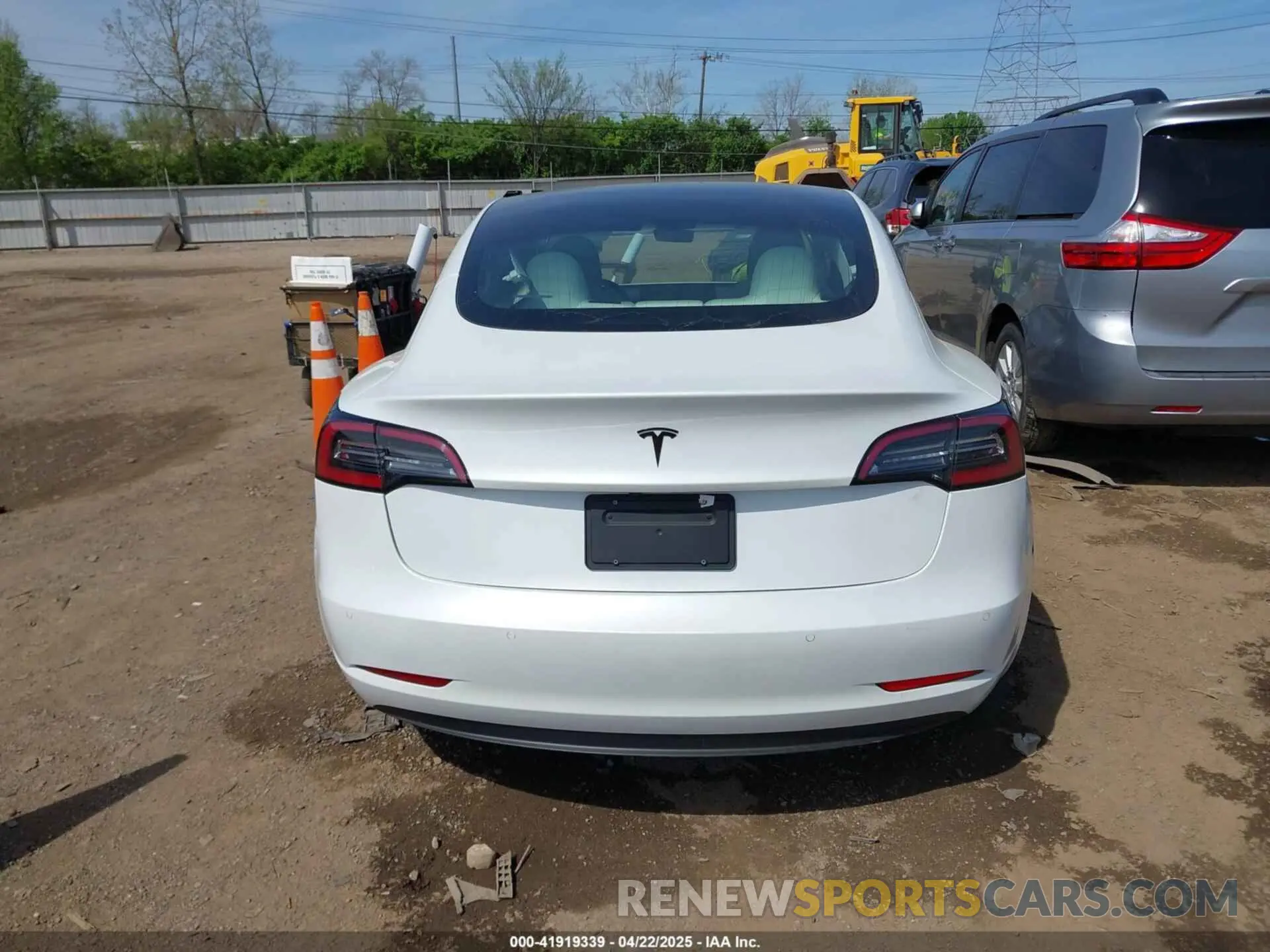 16 Photograph of a damaged car 5YJ3E1EA3LF785951 TESLA MODEL 3 2020