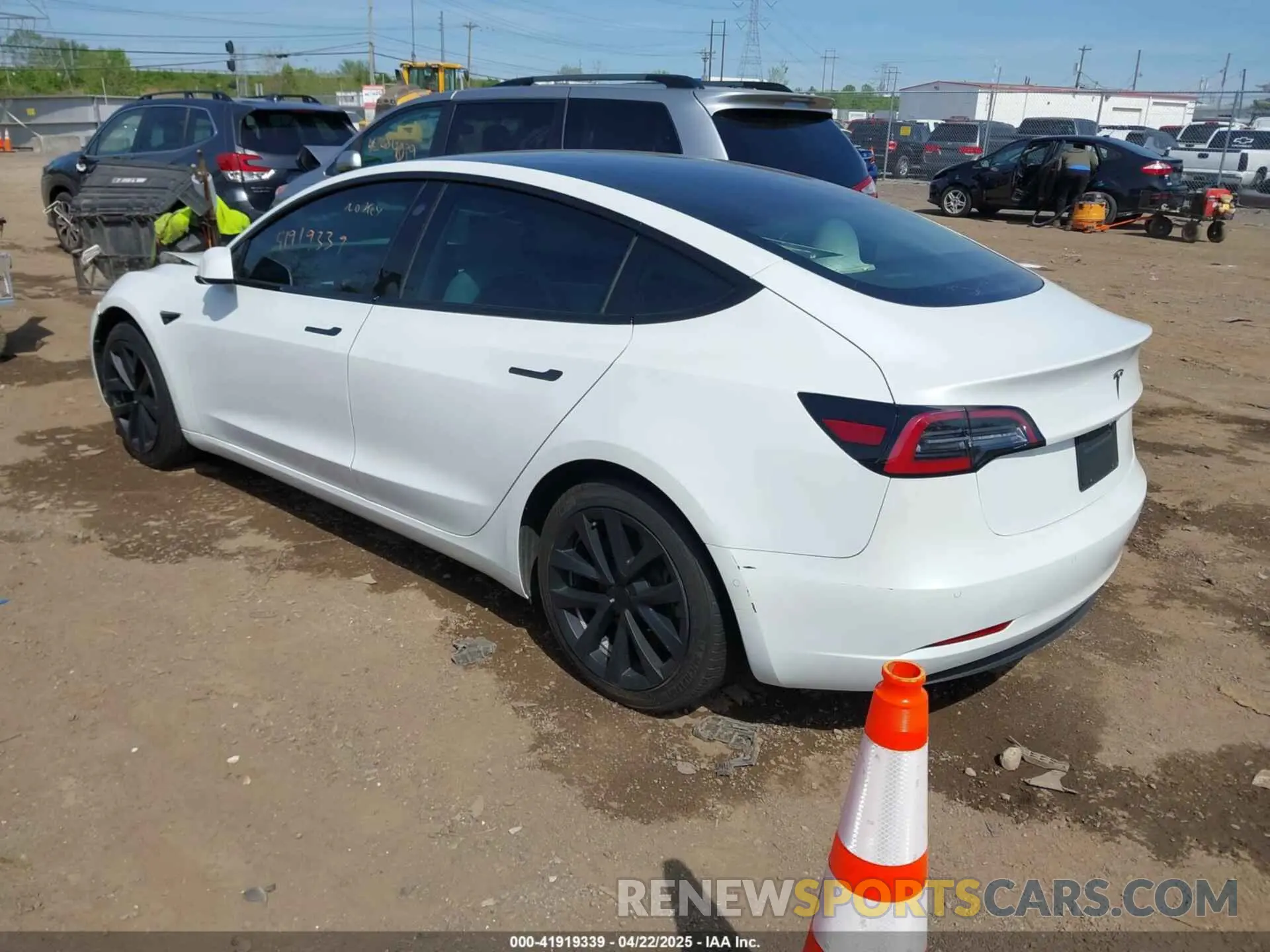 3 Photograph of a damaged car 5YJ3E1EA3LF785951 TESLA MODEL 3 2020