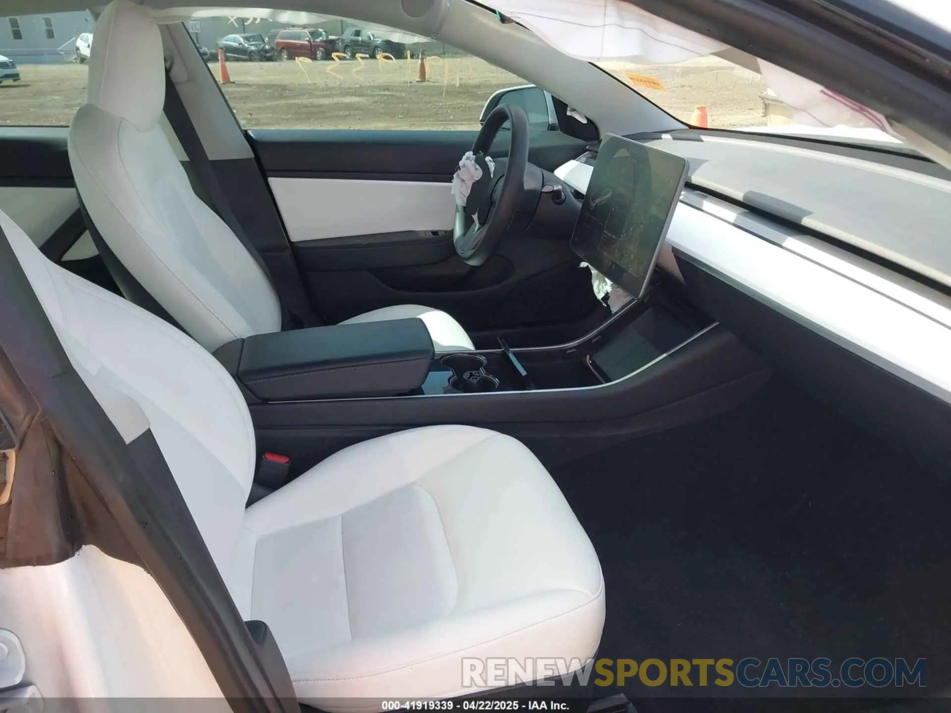5 Photograph of a damaged car 5YJ3E1EA3LF785951 TESLA MODEL 3 2020
