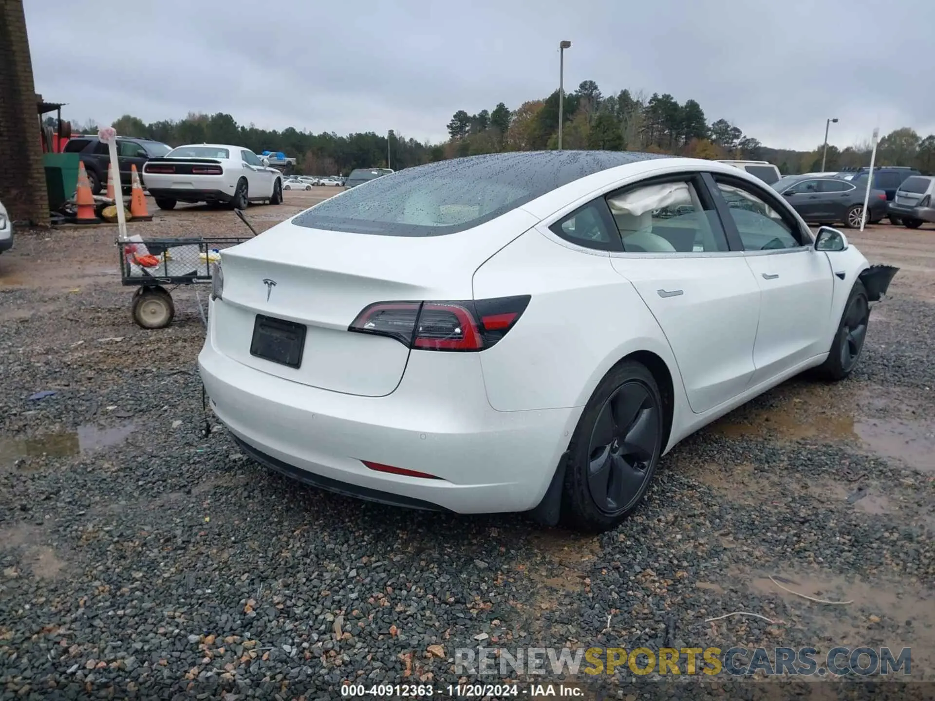 4 Фотография поврежденного автомобиля 5YJ3E1EA3LF793273 TESLA MODEL 3 2020