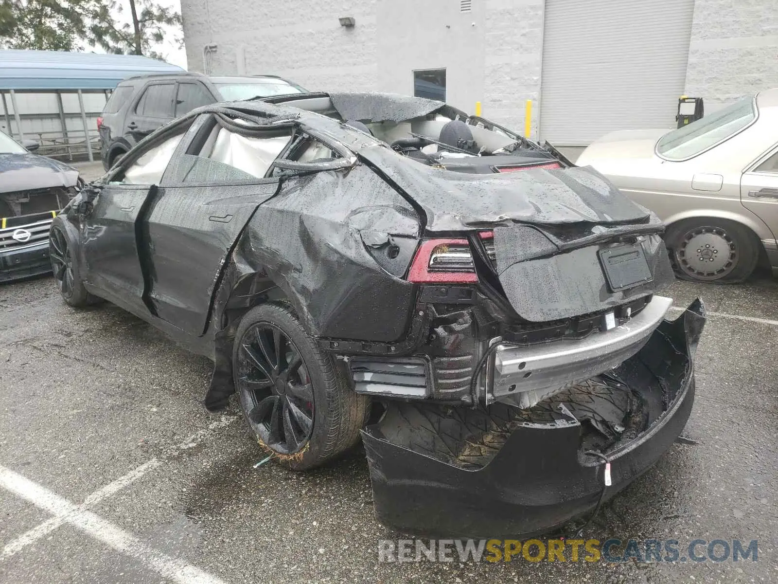 3 Photograph of a damaged car 5YJ3E1EA3LF807883 TESLA MODEL 3 2020