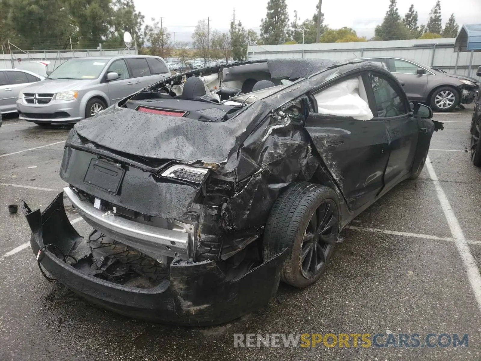 4 Photograph of a damaged car 5YJ3E1EA3LF807883 TESLA MODEL 3 2020