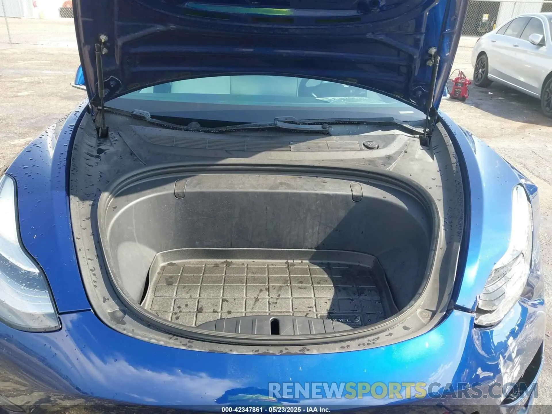 10 Photograph of a damaged car 5YJ3E1EA4LF591056 TESLA MODEL 3 2020