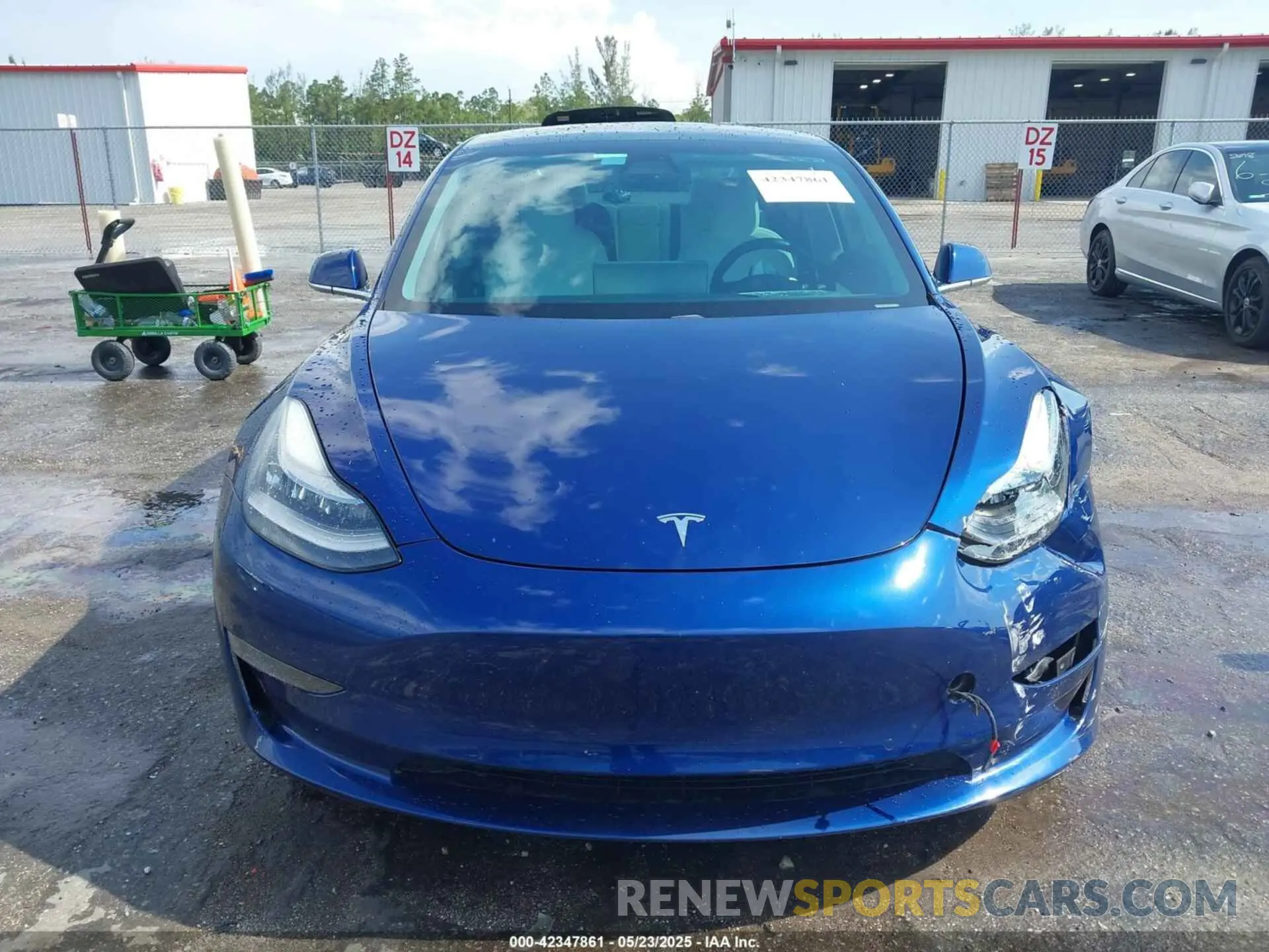 12 Photograph of a damaged car 5YJ3E1EA4LF591056 TESLA MODEL 3 2020