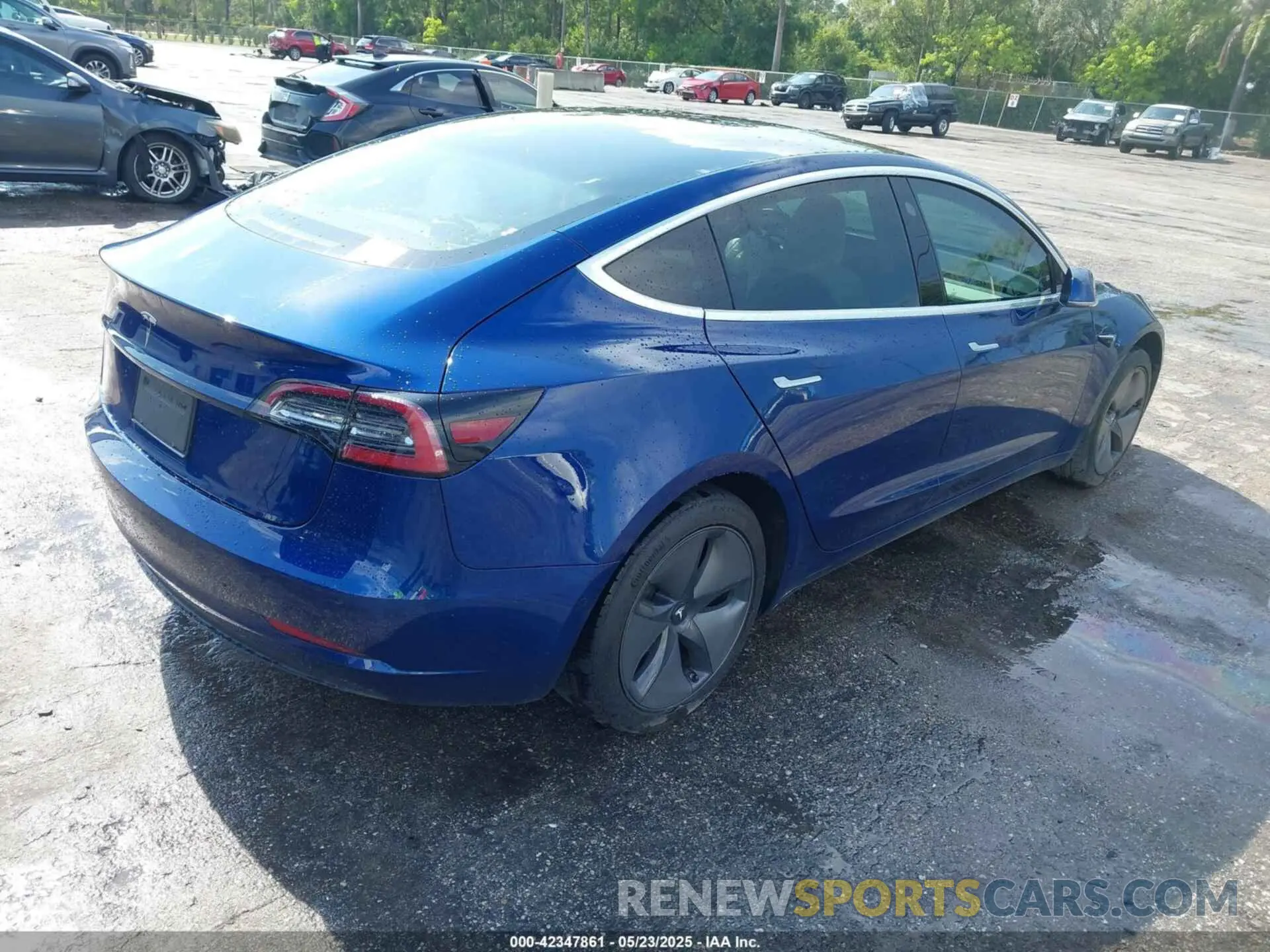 4 Photograph of a damaged car 5YJ3E1EA4LF591056 TESLA MODEL 3 2020
