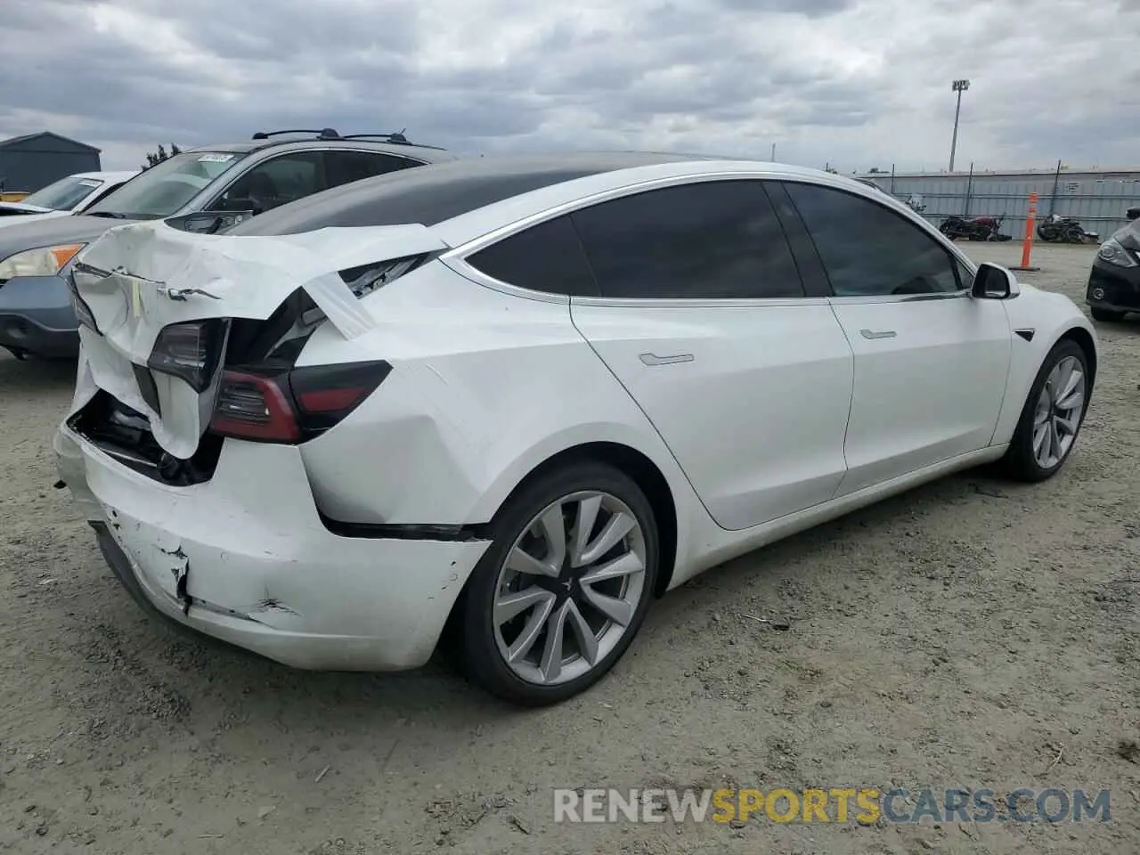 3 Photograph of a damaged car 5YJ3E1EA4LF634424 TESLA MODEL 3 2020