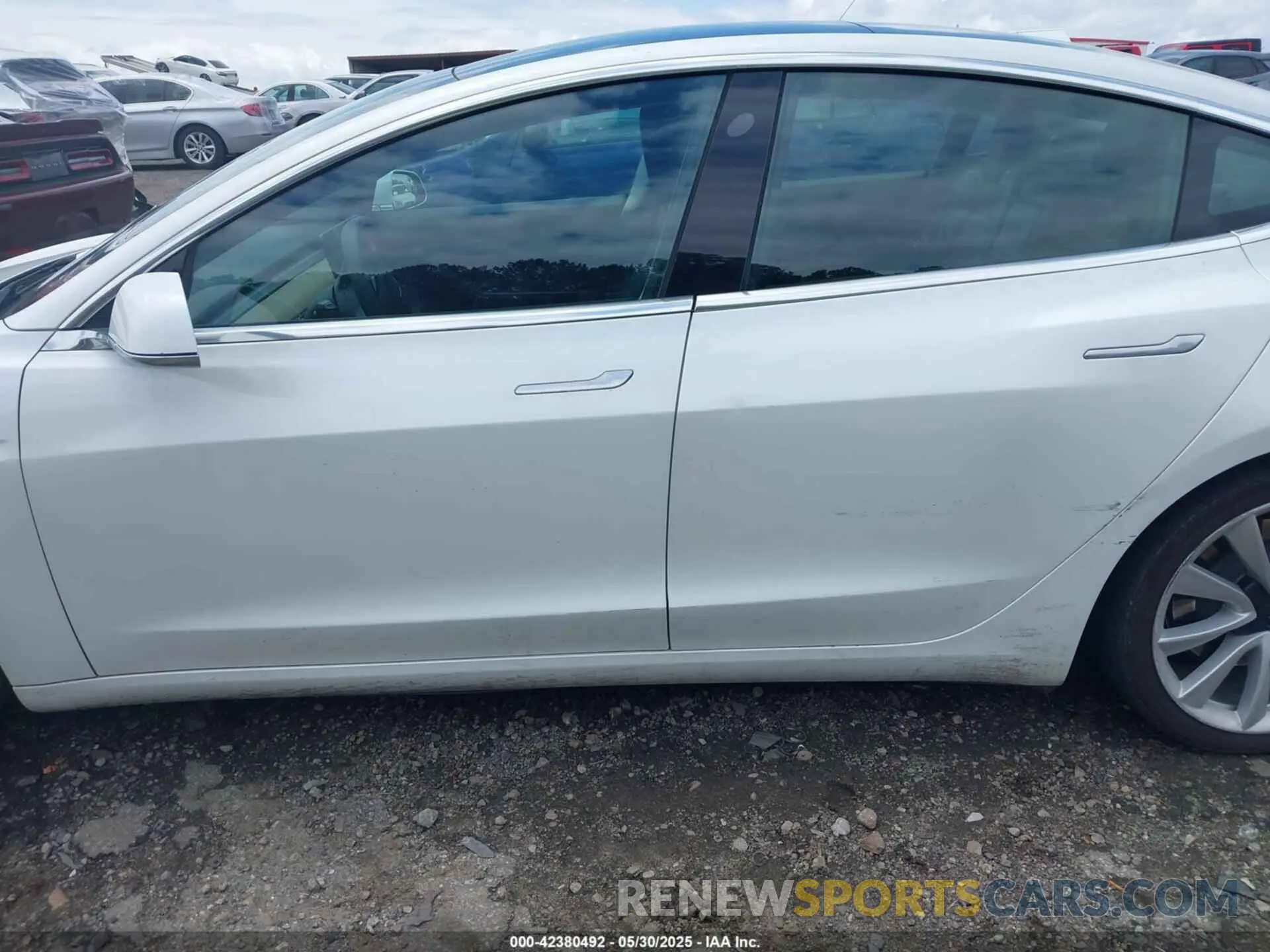 14 Photograph of a damaged car 5YJ3E1EA4LF661560 TESLA MODEL 3 2020