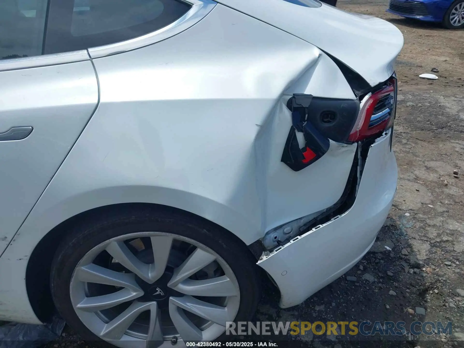 6 Photograph of a damaged car 5YJ3E1EA4LF661560 TESLA MODEL 3 2020
