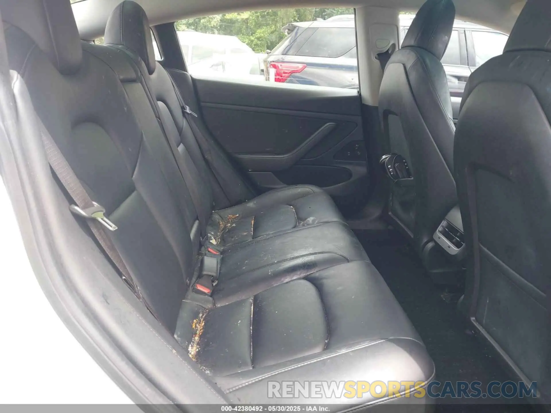8 Photograph of a damaged car 5YJ3E1EA4LF661560 TESLA MODEL 3 2020