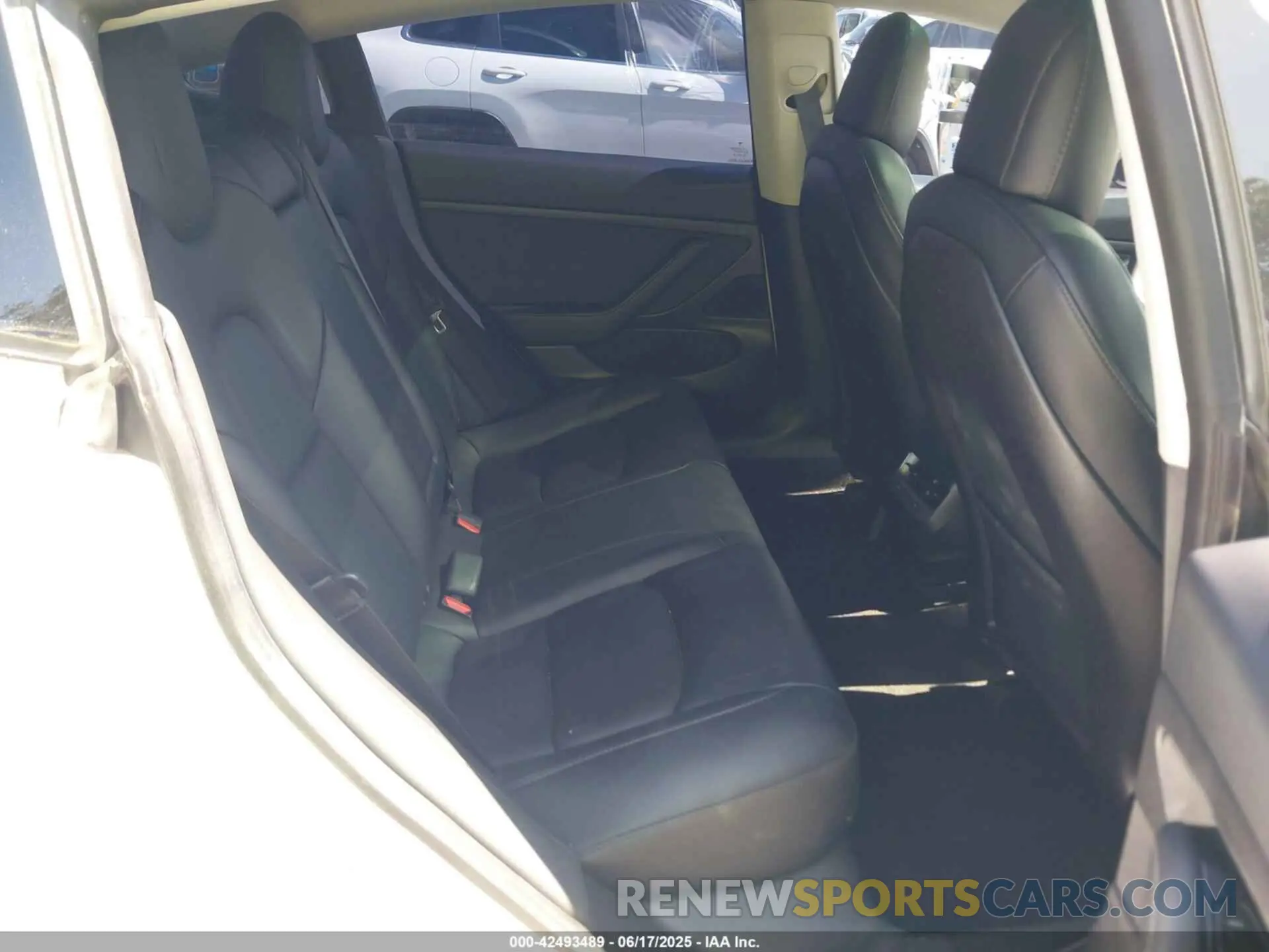 8 Photograph of a damaged car 5YJ3E1EA4LF740016 TESLA MODEL 3 2020