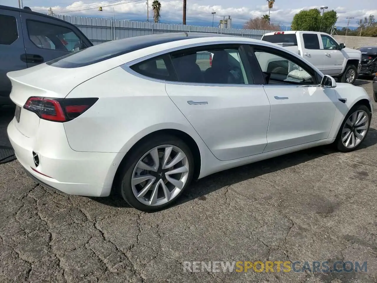 3 Фотография поврежденного автомобиля 5YJ3E1EA4LF745877 TESLA MODEL 3 2020