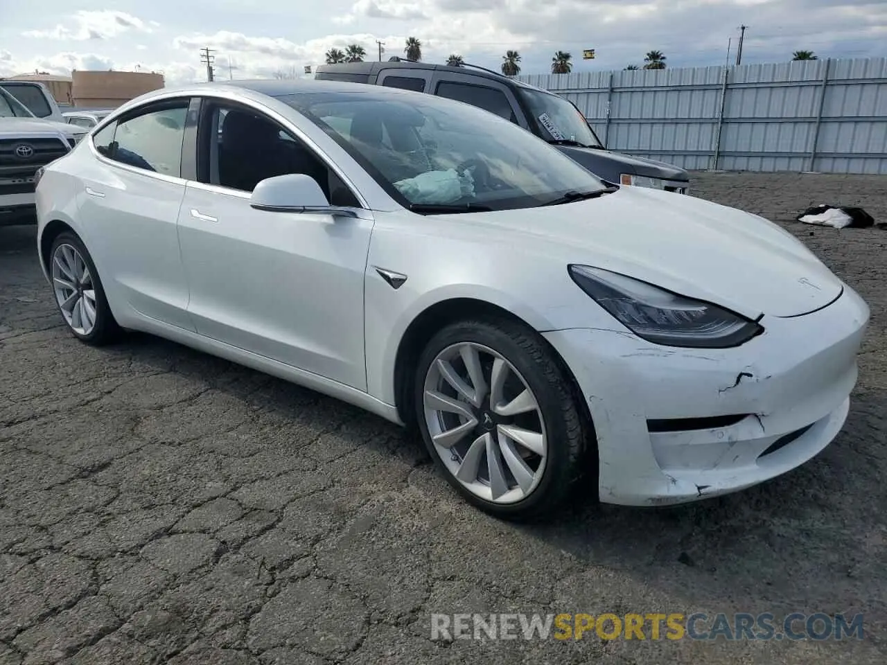 4 Фотография поврежденного автомобиля 5YJ3E1EA4LF745877 TESLA MODEL 3 2020