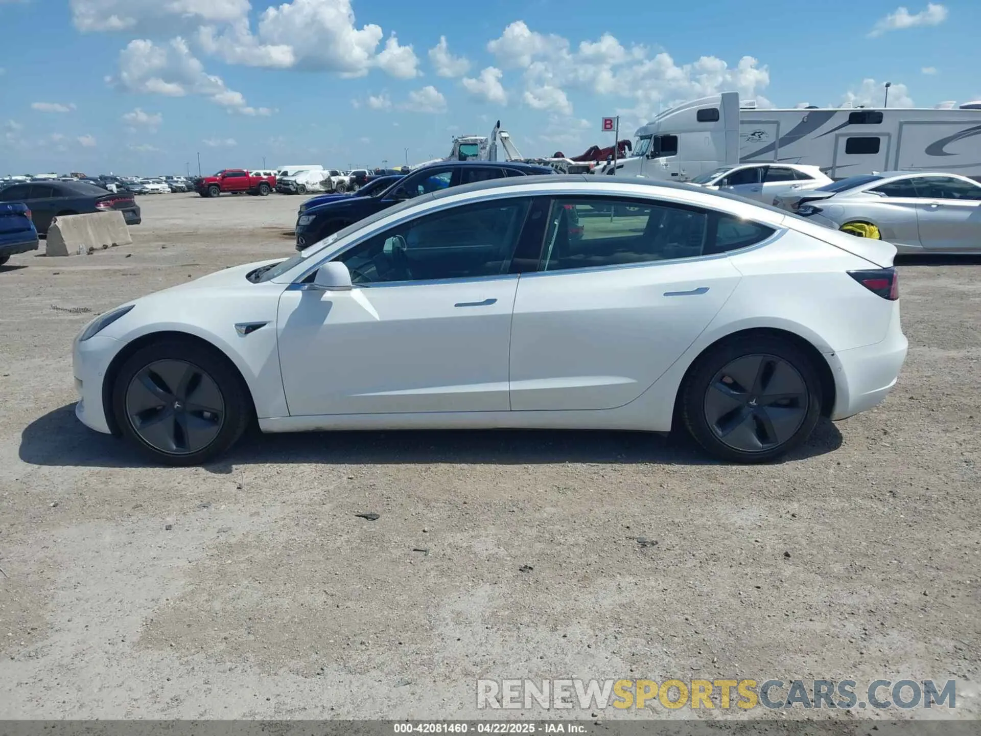 13 Photograph of a damaged car 5YJ3E1EA4LF747063 TESLA MODEL 3 2020