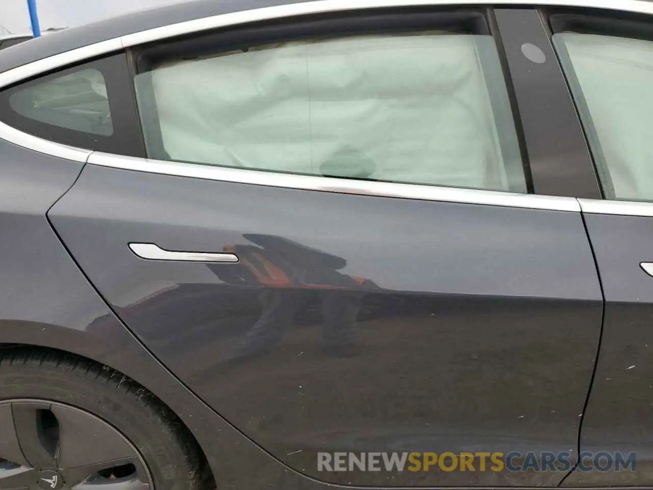 10 Photograph of a damaged car 5YJ3E1EA4LF799034 TESLA MODEL 3 2020