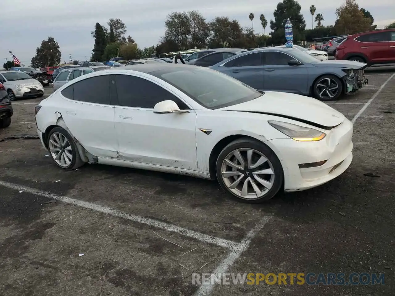 4 Фотография поврежденного автомобиля 5YJ3E1EA4LF806421 TESLA MODEL 3 2020