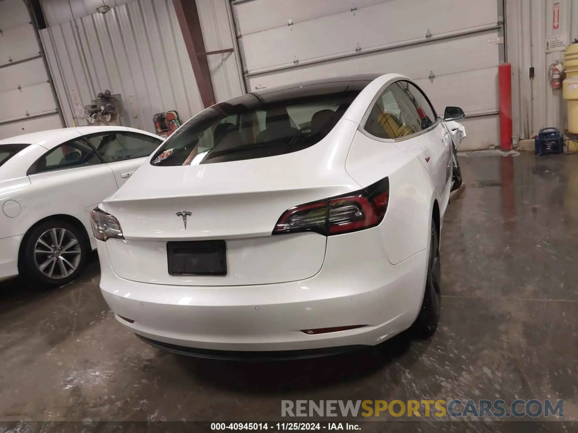 15 Photograph of a damaged car 5YJ3E1EA5LF598226 TESLA MODEL 3 2020
