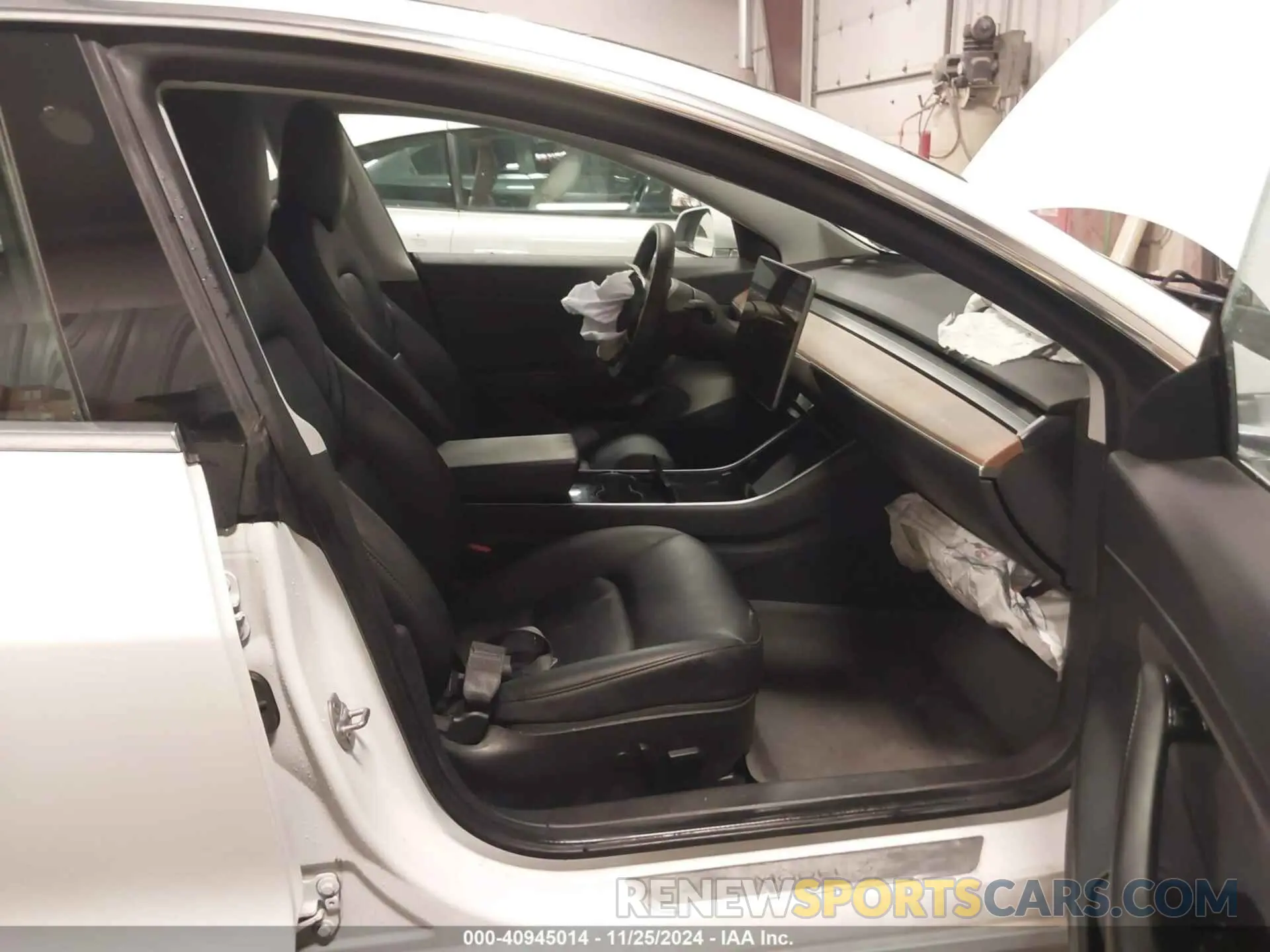 5 Photograph of a damaged car 5YJ3E1EA5LF598226 TESLA MODEL 3 2020