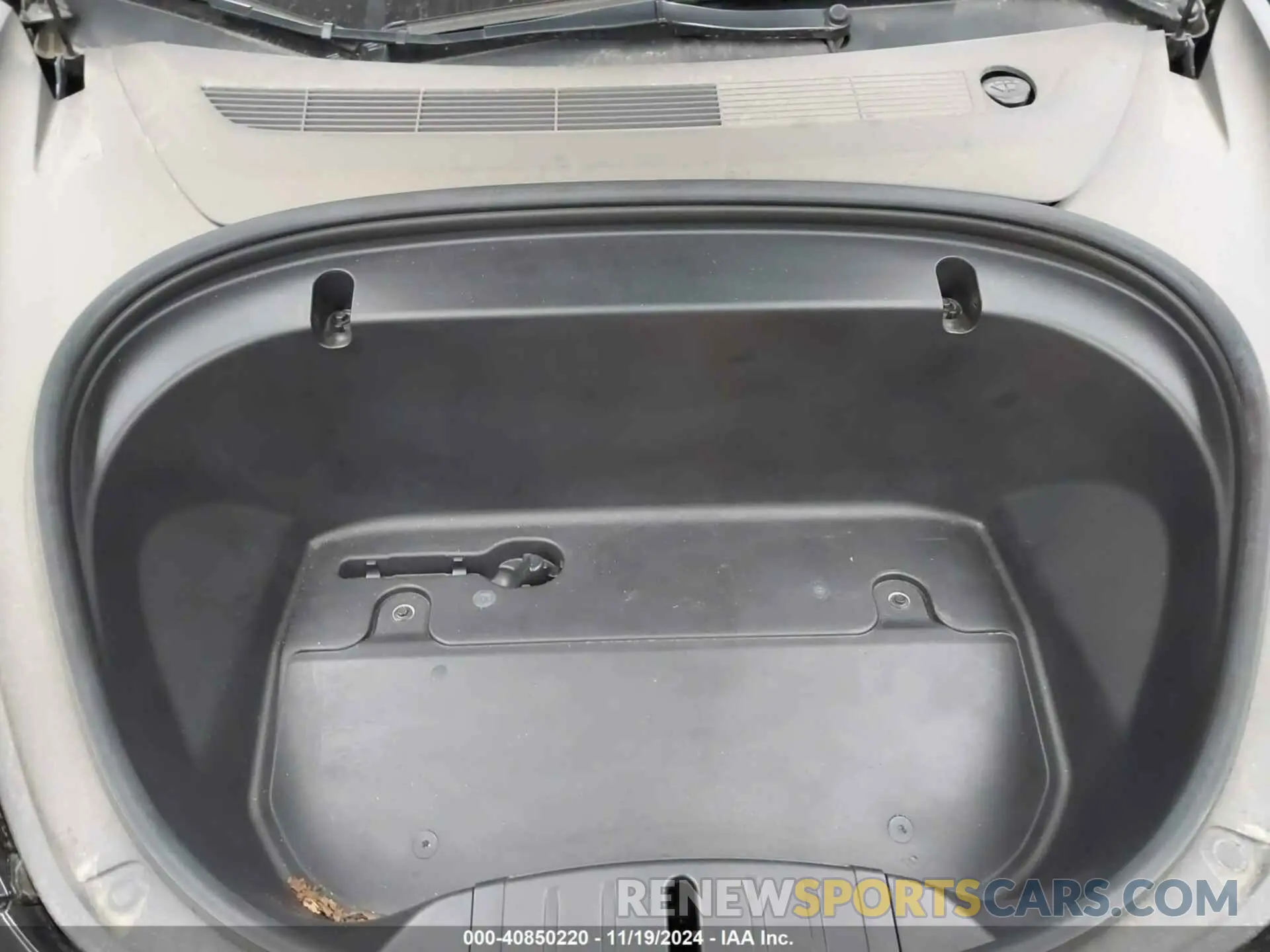 10 Photograph of a damaged car 5YJ3E1EA5LF609287 TESLA MODEL 3 2020