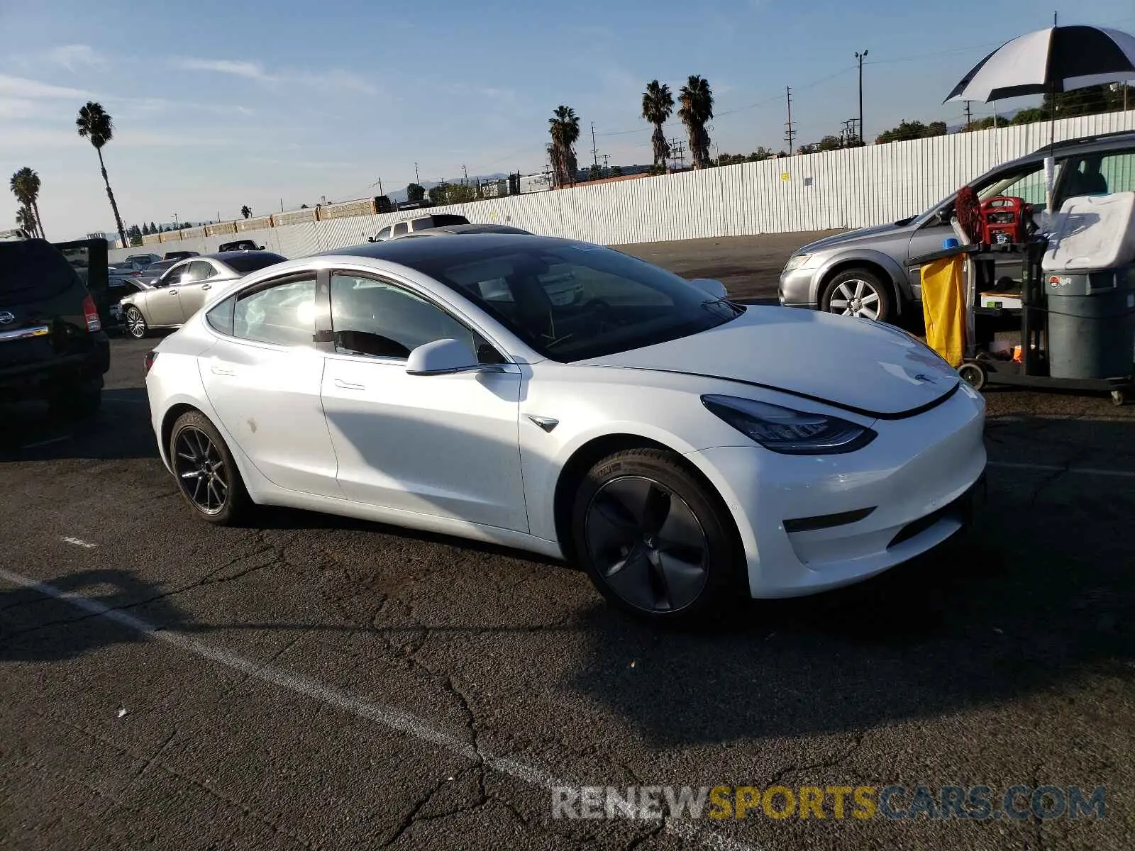 1 Фотография поврежденного автомобиля 5YJ3E1EA5LF613873 TESLA MODEL 3 2020